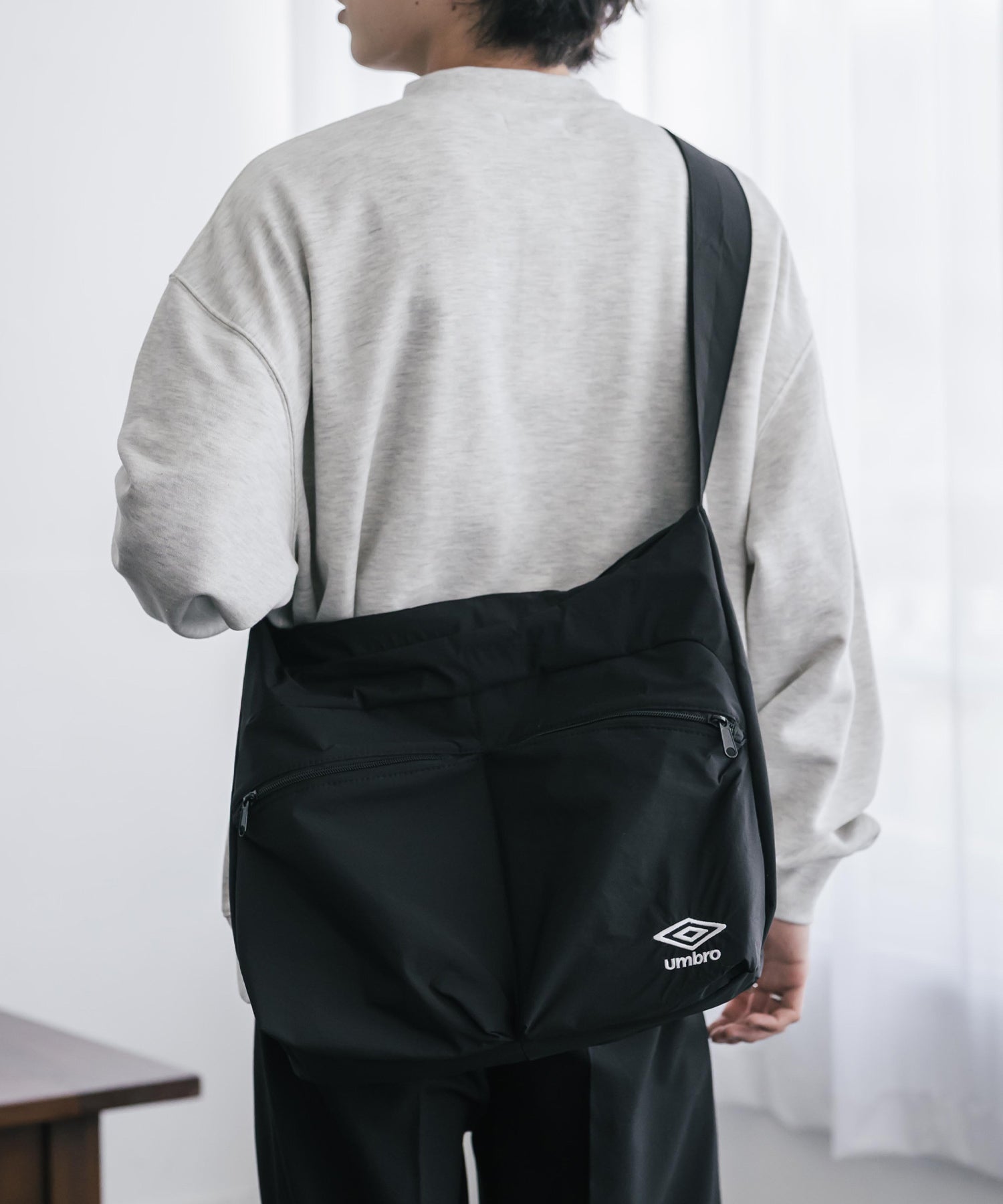 UMBRO アンブロ 別注コラボ ワンポイントロゴ刺繍ワンショルダーバッグ ナイロン/PUレザー 16033