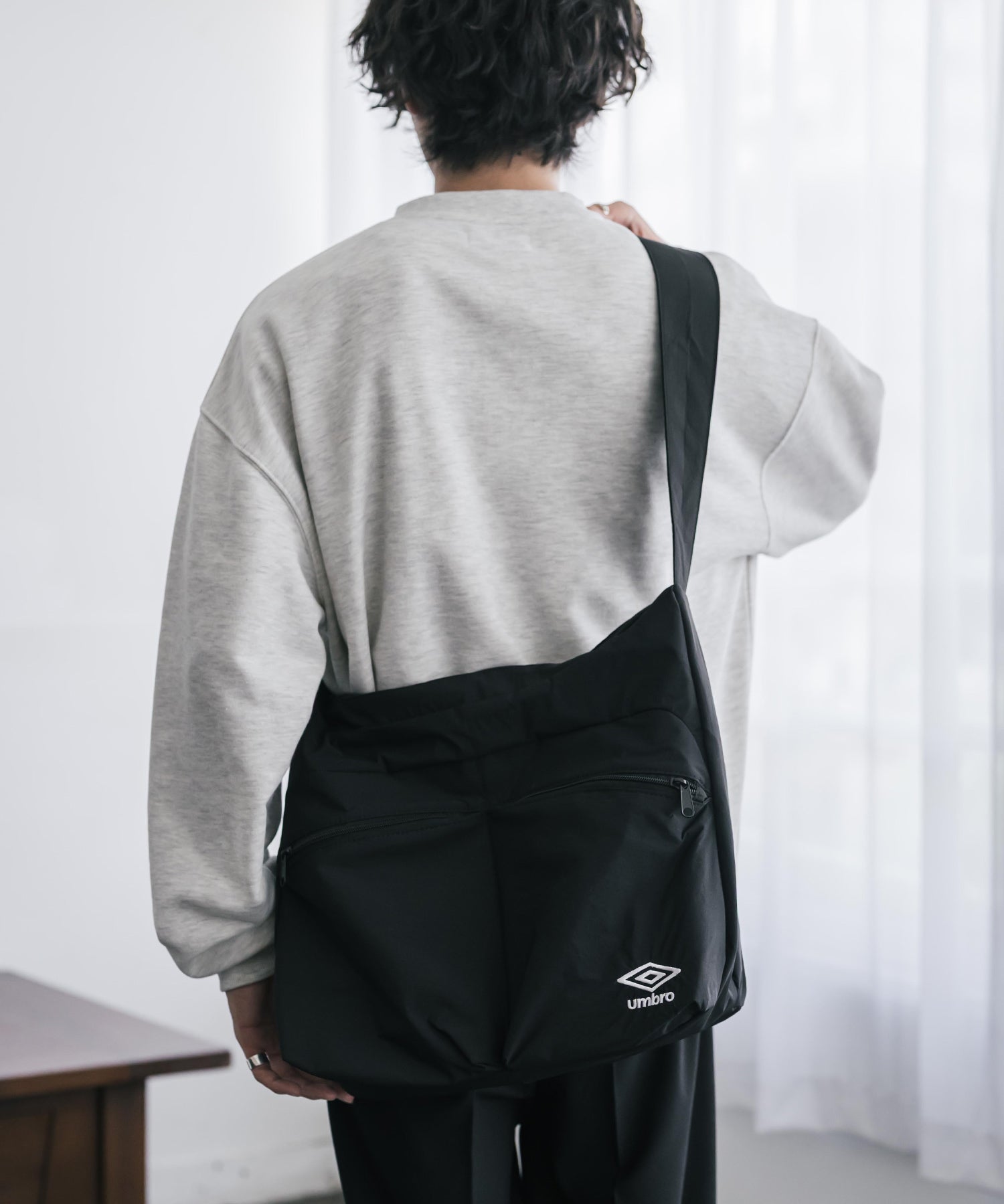 UMBRO アンブロ 別注コラボ ワンポイントロゴ刺繍ワンショルダーバッグ ナイロン/PUレザー 16033