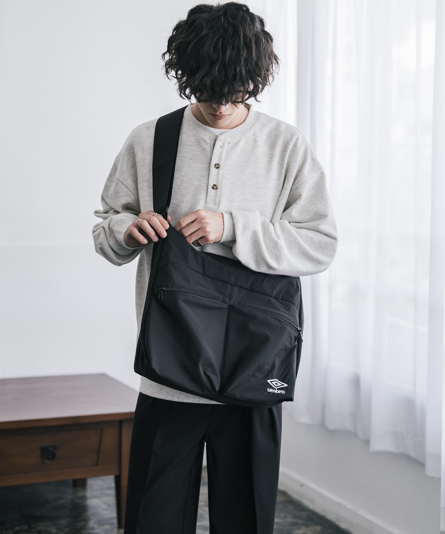 UMBRO アンブロ 別注コラボ ワンポイントロゴ刺繍ワンショルダーバッグ ナイロン/PUレザー 16033