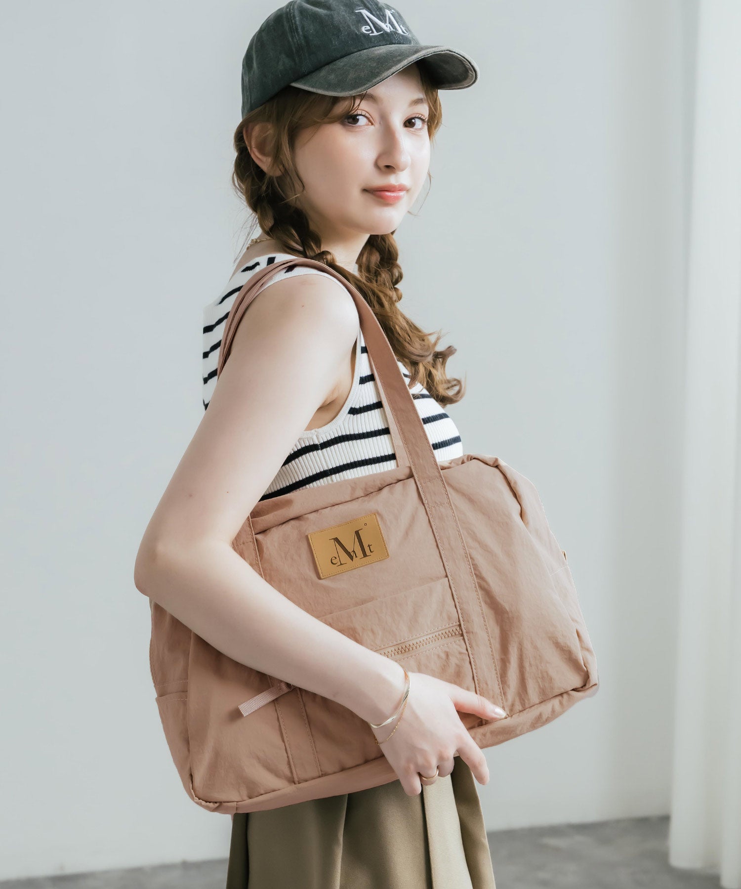 MUCENT ムセント AMANDA FRONT POCKET SHOULDER BAG UNISEX ボストンバッグ/ショルダーバッグ 16039