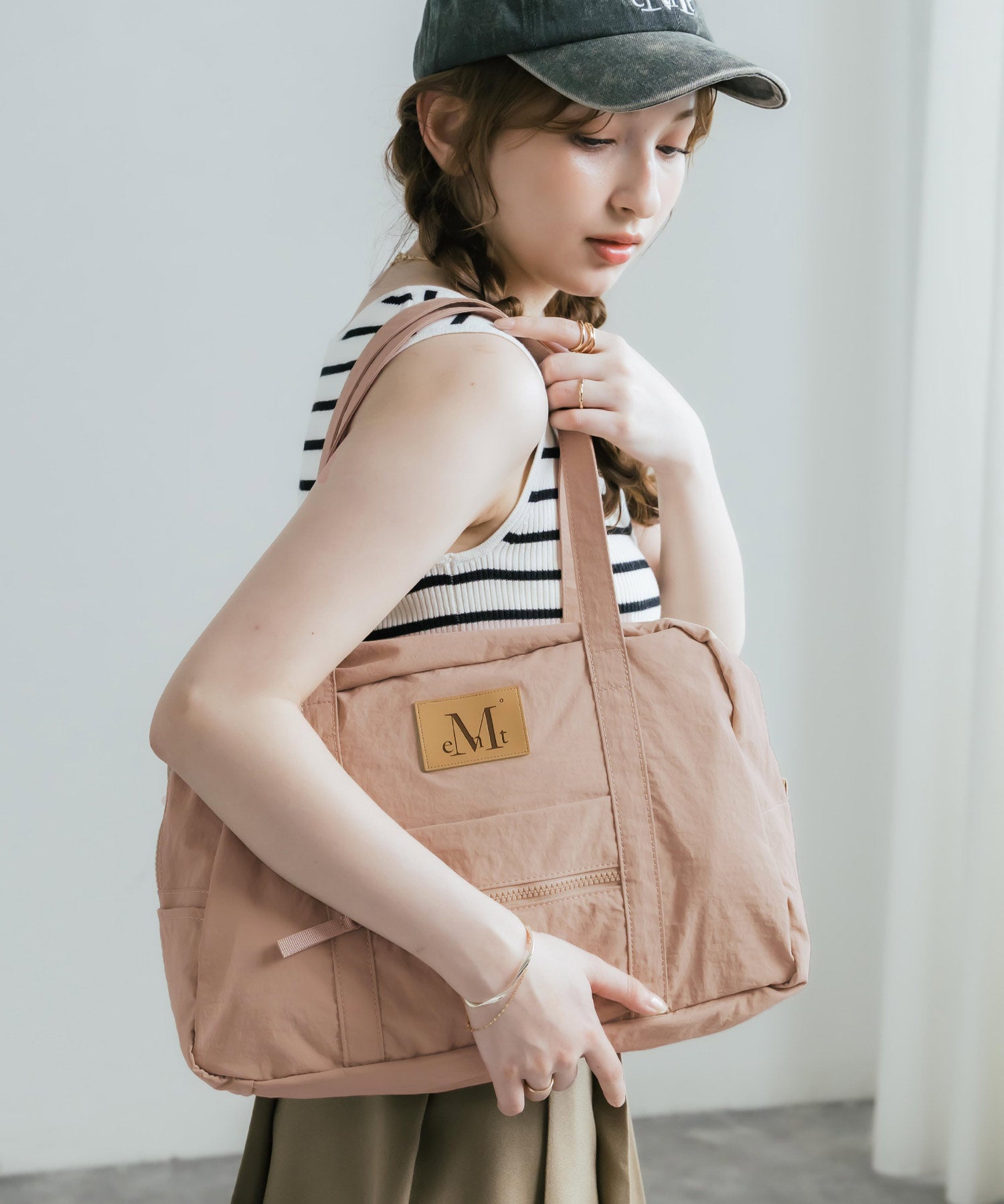 MUCENT ムセント AMANDA FRONT POCKET SHOULDER BAG UNISEX ボストンバッグ/ショルダーバッグ 16039