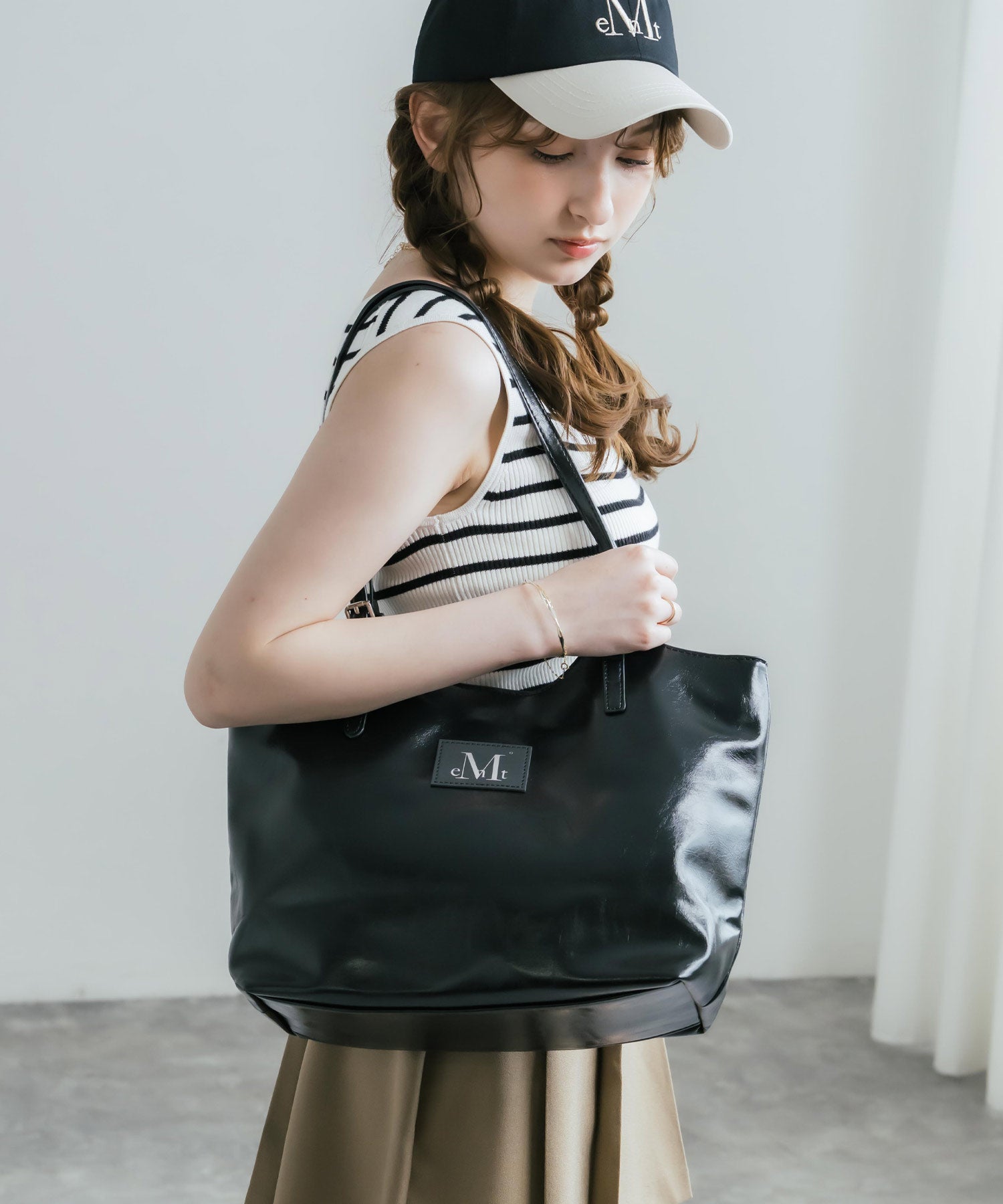 MUCENT ムセント ARMAND FRONT BUCKLE LEATHER SHOULDER BAG UNISEX PU