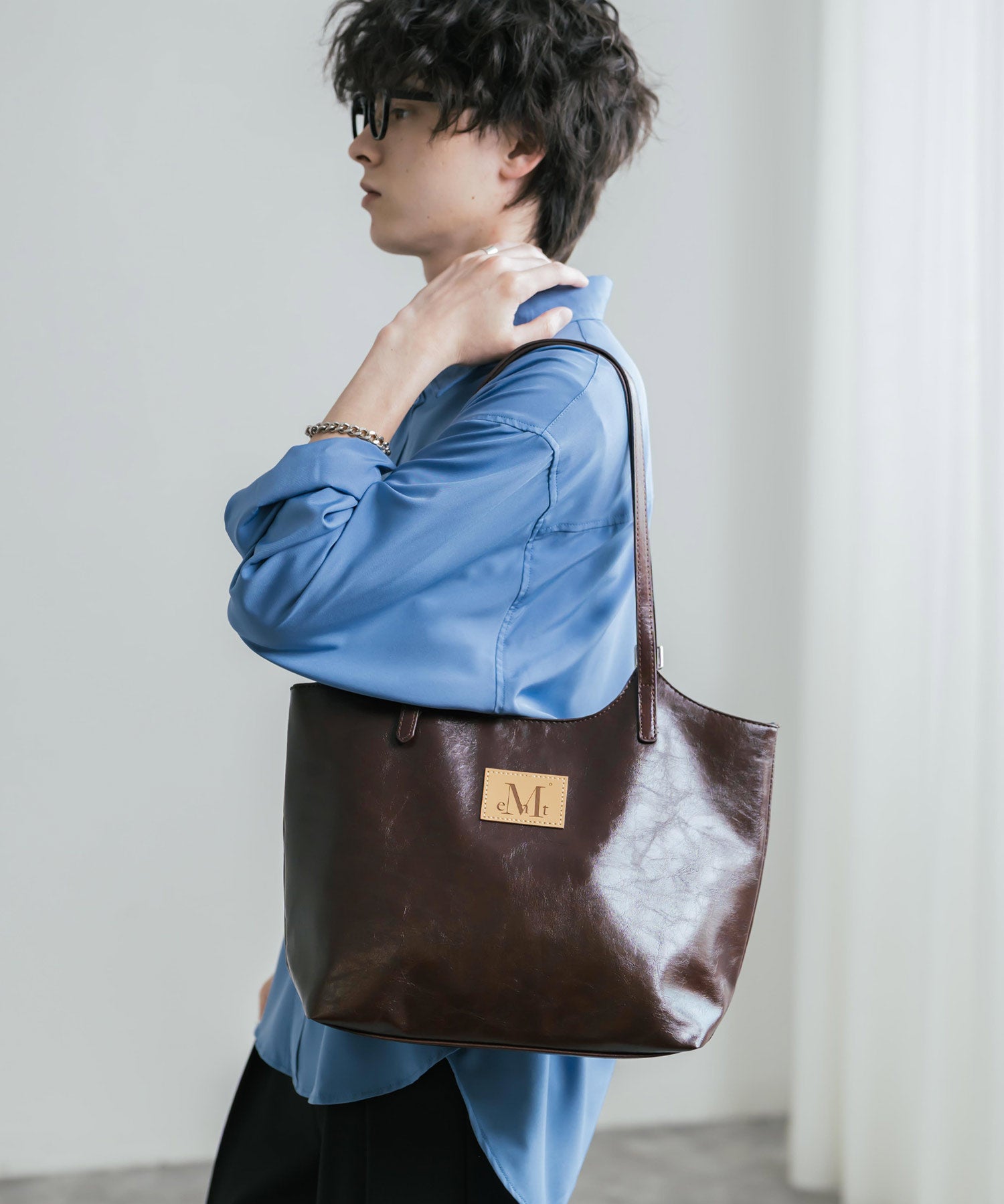 MUCENT ムセント ARMAND FRONT BUCKLE LEATHER SHOULDER BAG UNISEX PUレザーバッグ 16040