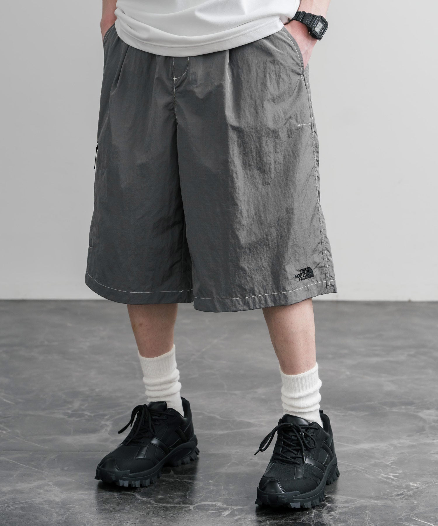 日本未展開モデル THE NORTH FACE ザ・ノースフェイス WHITE LABEL ホワイトレーベル SHELDON BERMUDA ナイロンワイドハーフパンツ 16065
