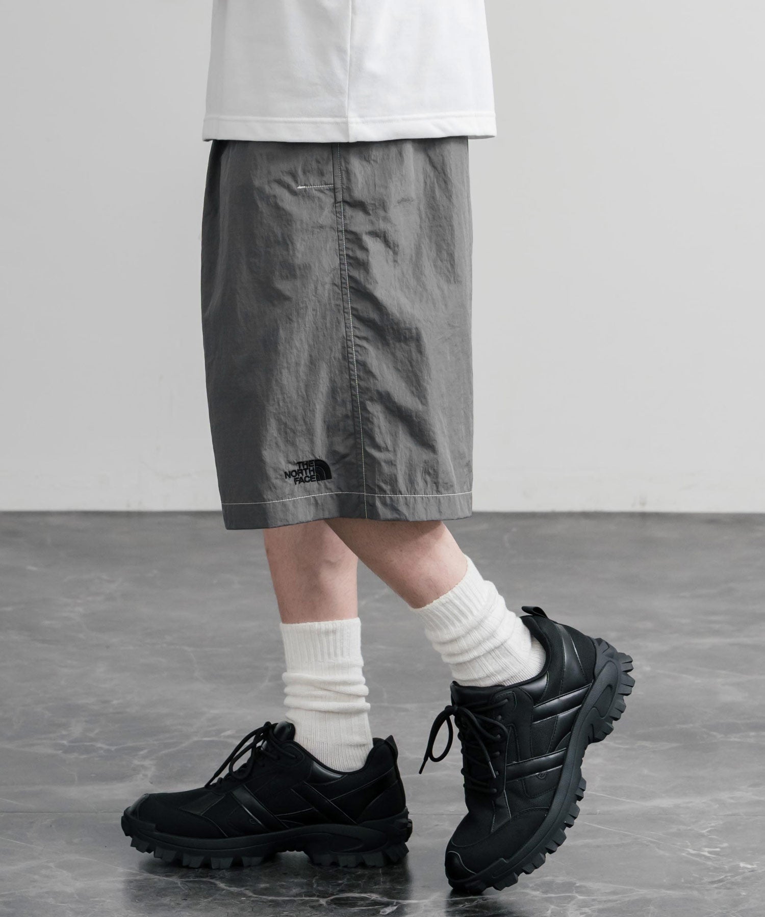 日本未展開モデル THE NORTH FACE ザ・ノースフェイス WHITE LABEL ホワイトレーベル SHELDON BERMUDA ナイロンワイドハーフパンツ 16065