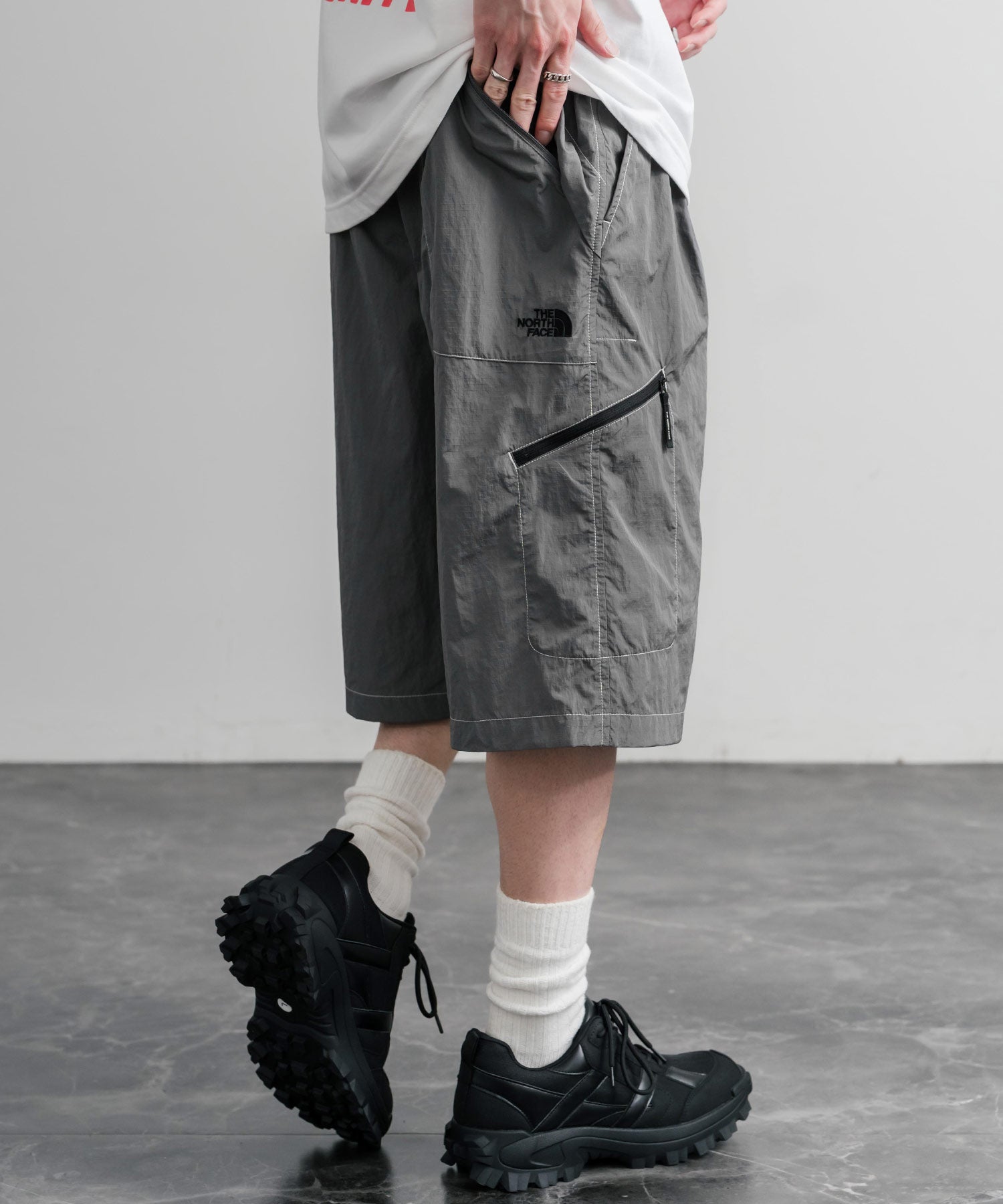 日本未展開モデル THE NORTH FACE ザ・ノースフェイス WHITE LABEL ホワイトレーベル SHELDON BERMUDA ナイロンワイドハーフパンツ 16065