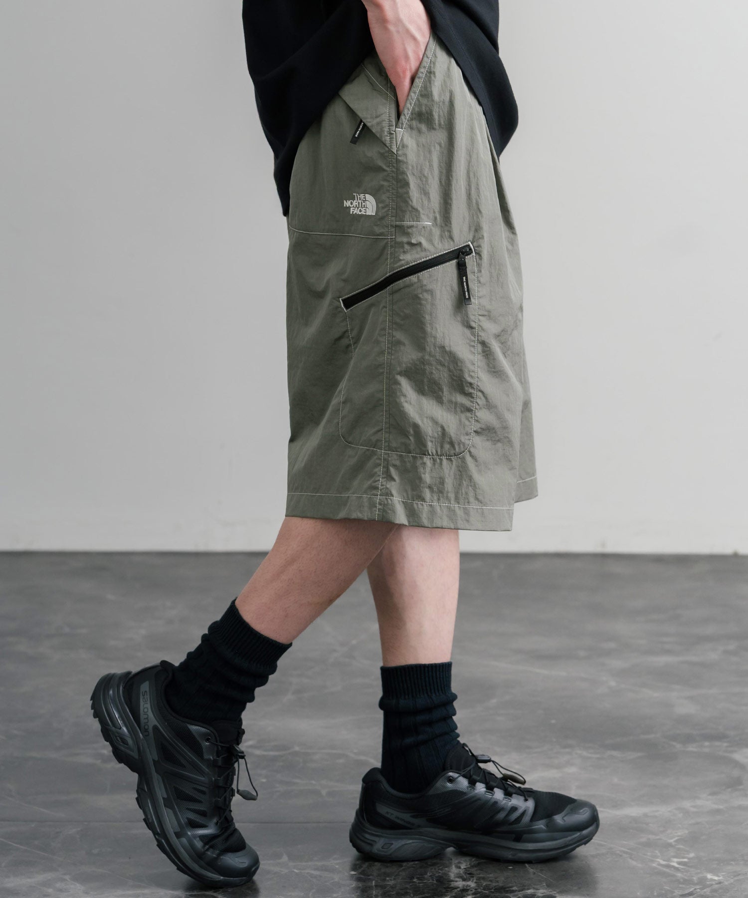 日本未展開モデル THE NORTH FACE ザ・ノースフェイス WHITE LABEL ホワイトレーベル SHELDON BERMUDA ナイロンワイドハーフパンツ 16065