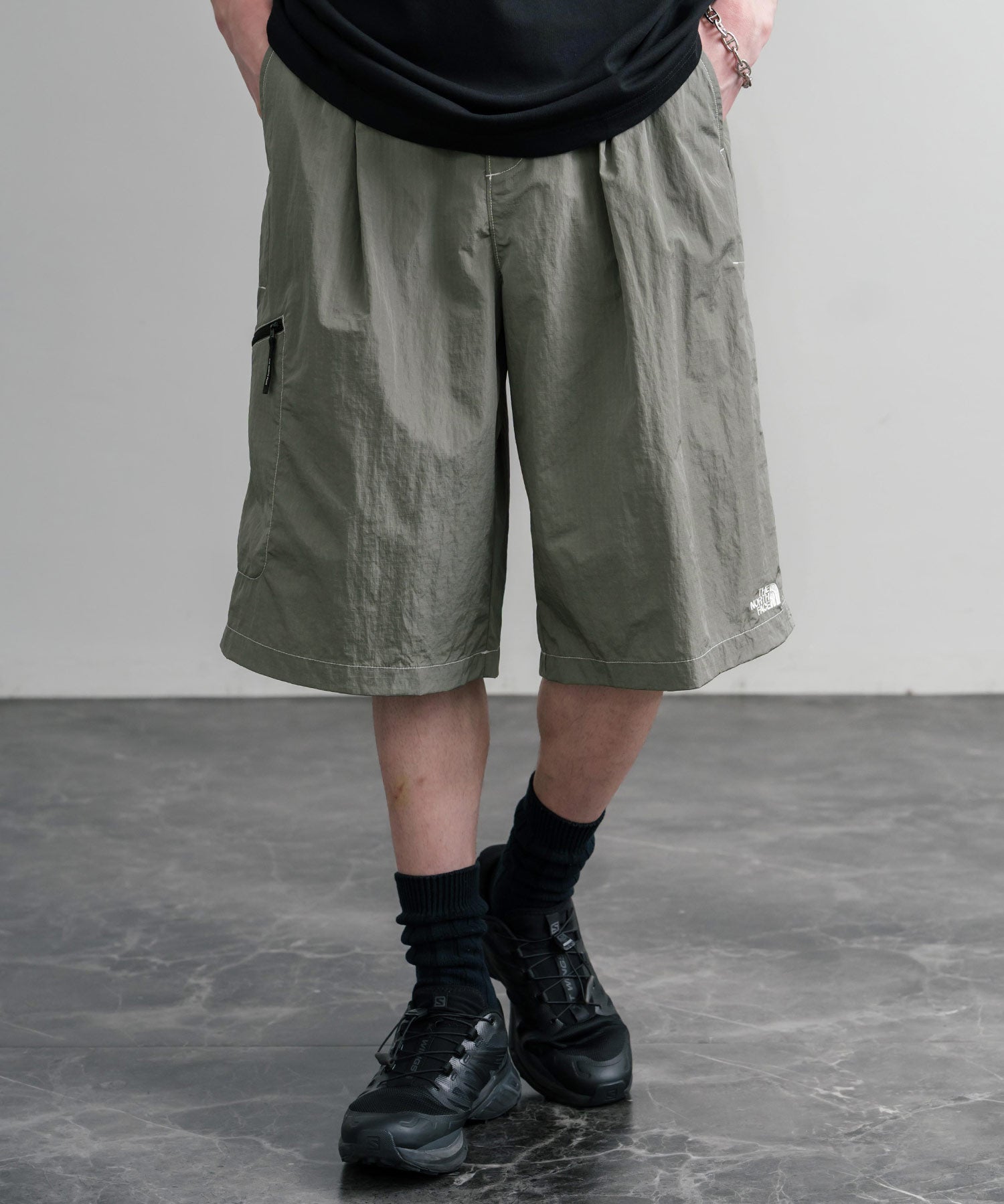 日本未展開モデル THE NORTH FACE ザ・ノースフェイス WHITE LABEL ホワイトレーベル SHELDON BERMUDA ナイロンワイドハーフパンツ 16065