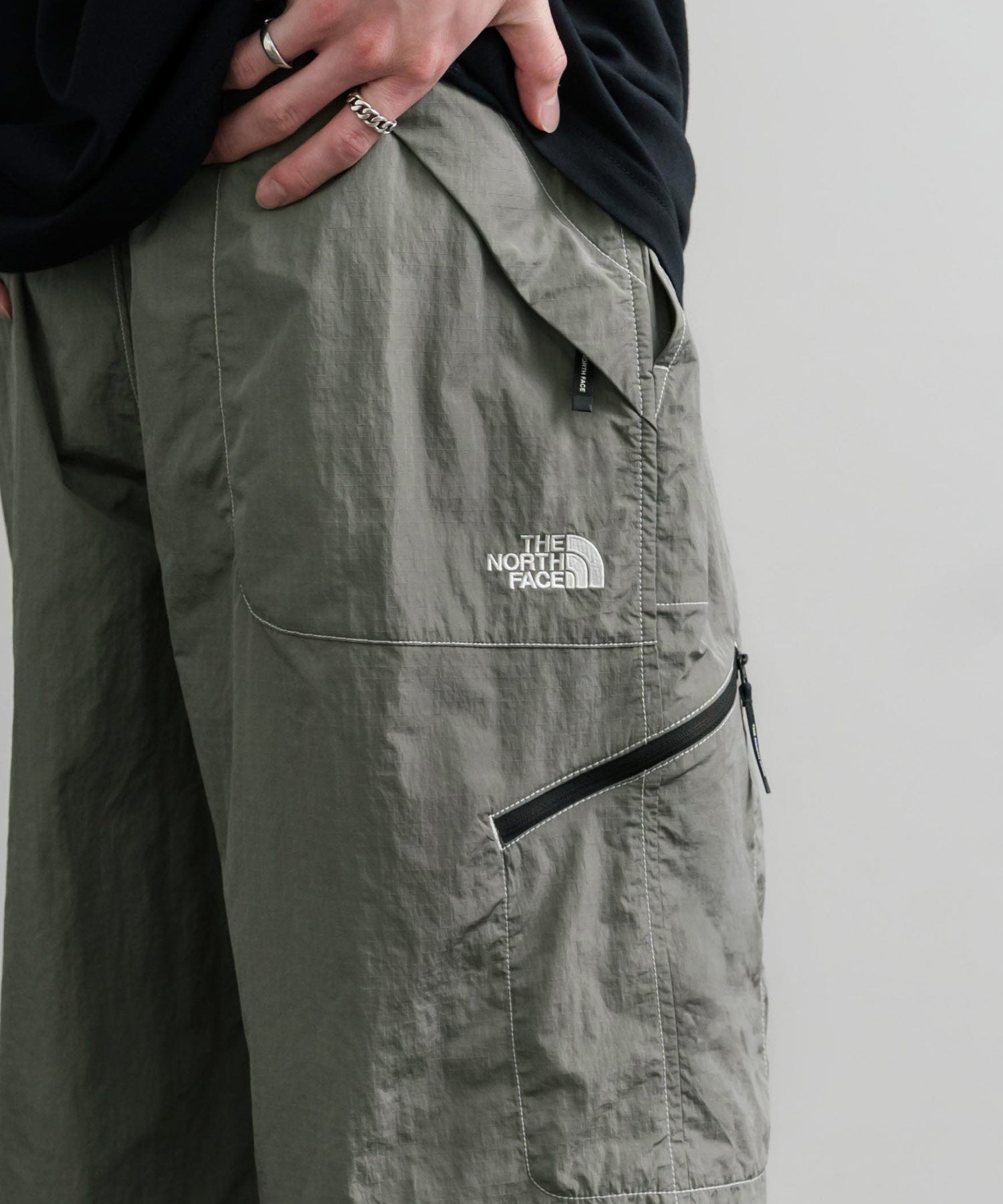 日本未展開モデル THE NORTH FACE ザ・ノースフェイス WHITE LABEL ホワイトレーベル SHELDON BERMUDA ナイロンワイドハーフパンツ 16065