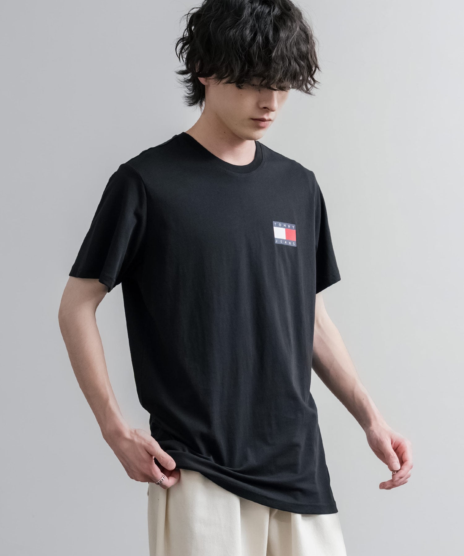 TOMMY HILFIGER レギュラーフィットスリムバッジロゴプリント半袖Tシャツ 16117