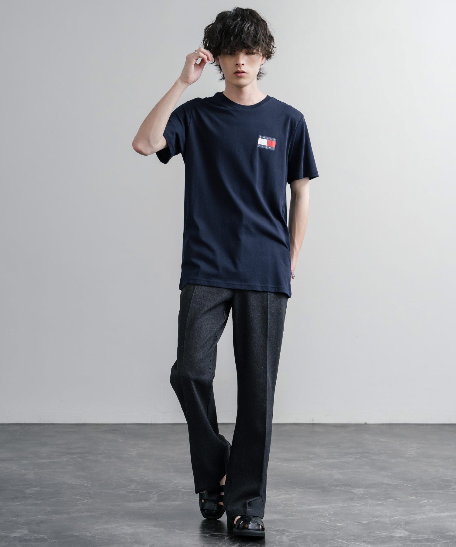 TOMMY HILFIGER レギュラーフィットスリムバッジロゴプリント半袖Tシャツ 16117
