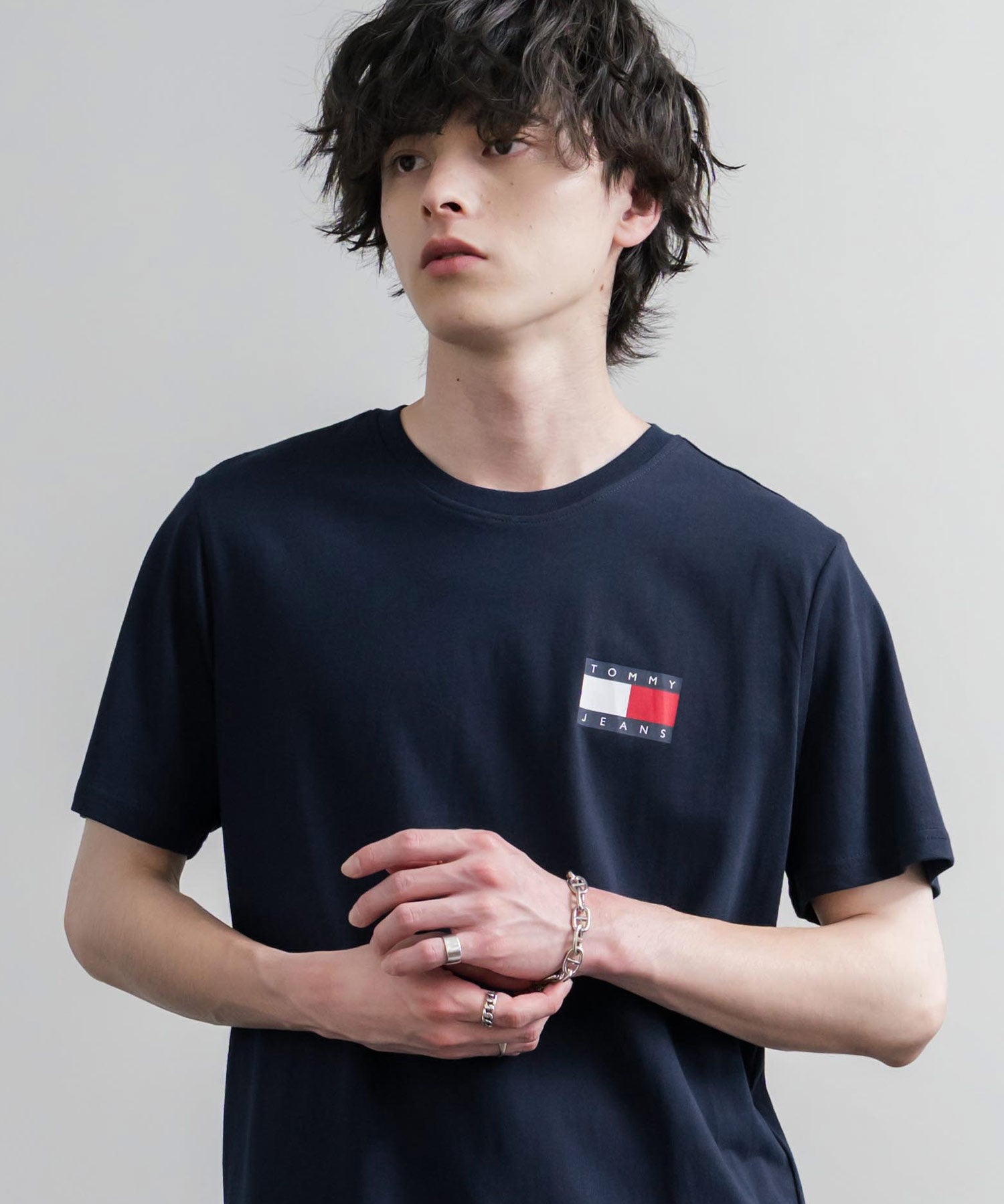 TOMMY HILFIGER レギュラーフィットスリムバッジロゴプリント半袖Tシャツ 16117