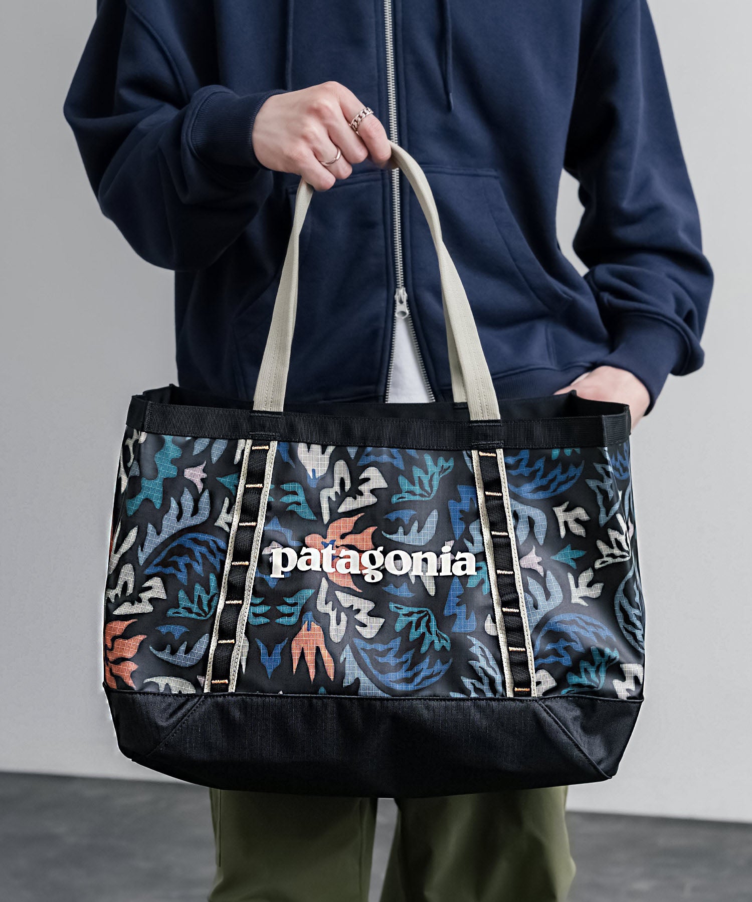 Patagonia パタゴニア BLACK HOLE TOTE 25L 大容量トートバッグ 無地/花柄 16146