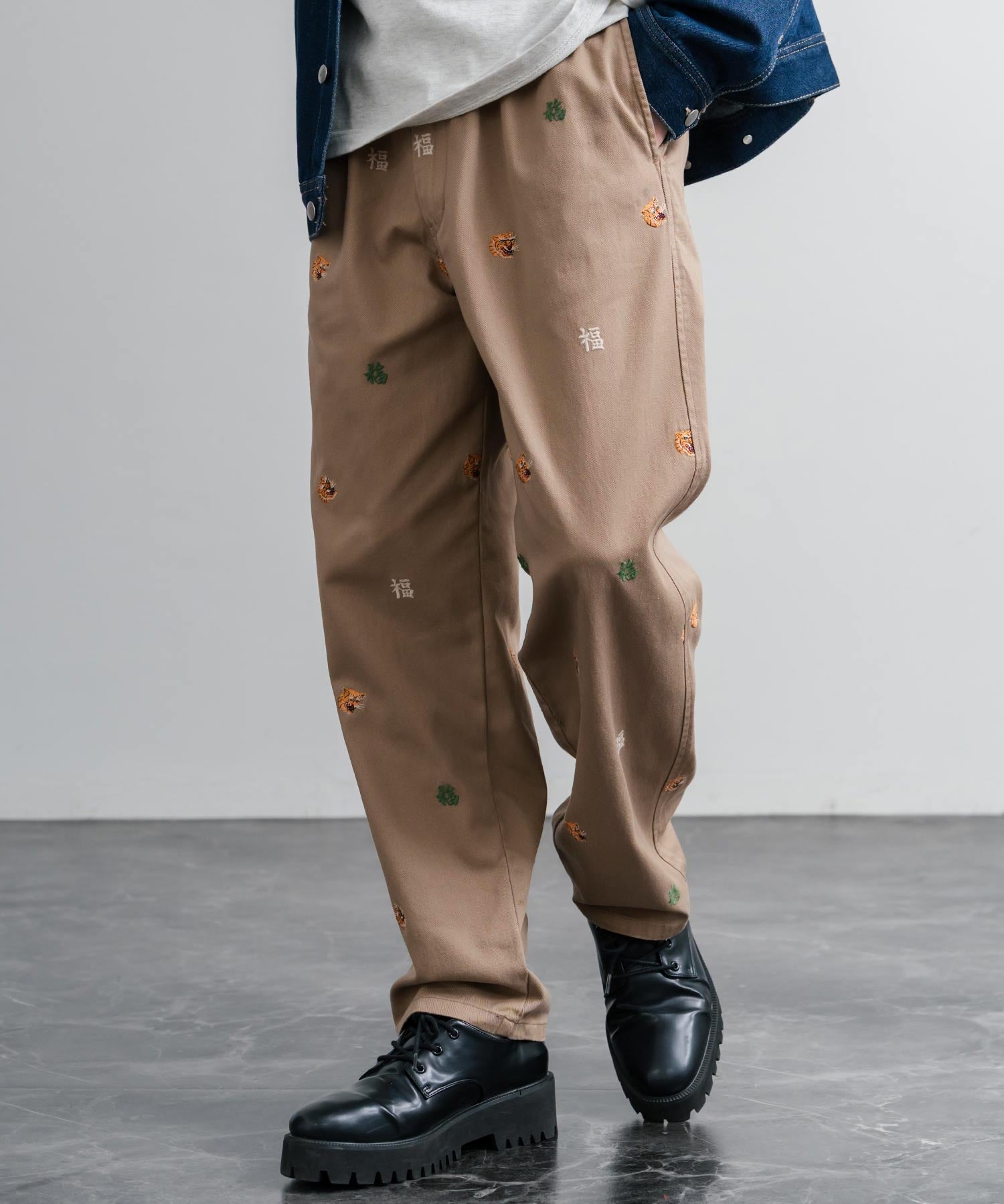 HOUSTON TWILL ALLOVER EMB EASY PANTS コットンツイル総柄刺繍イージーテーパードチノパンツ 16178