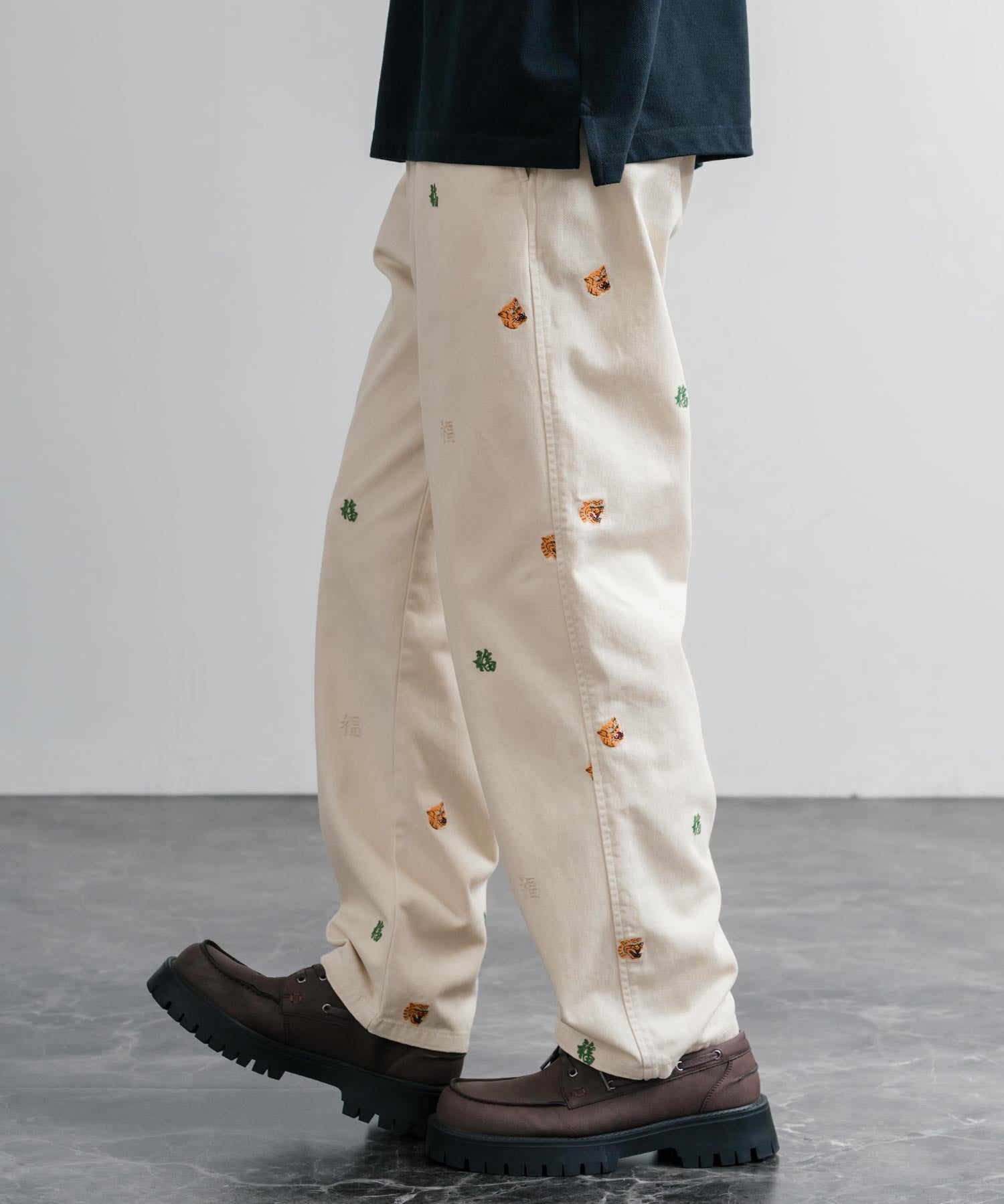 HOUSTON TWILL ALLOVER EMB EASY PANTS コットンツイル総柄刺繍イージーテーパードチノパンツ 16178