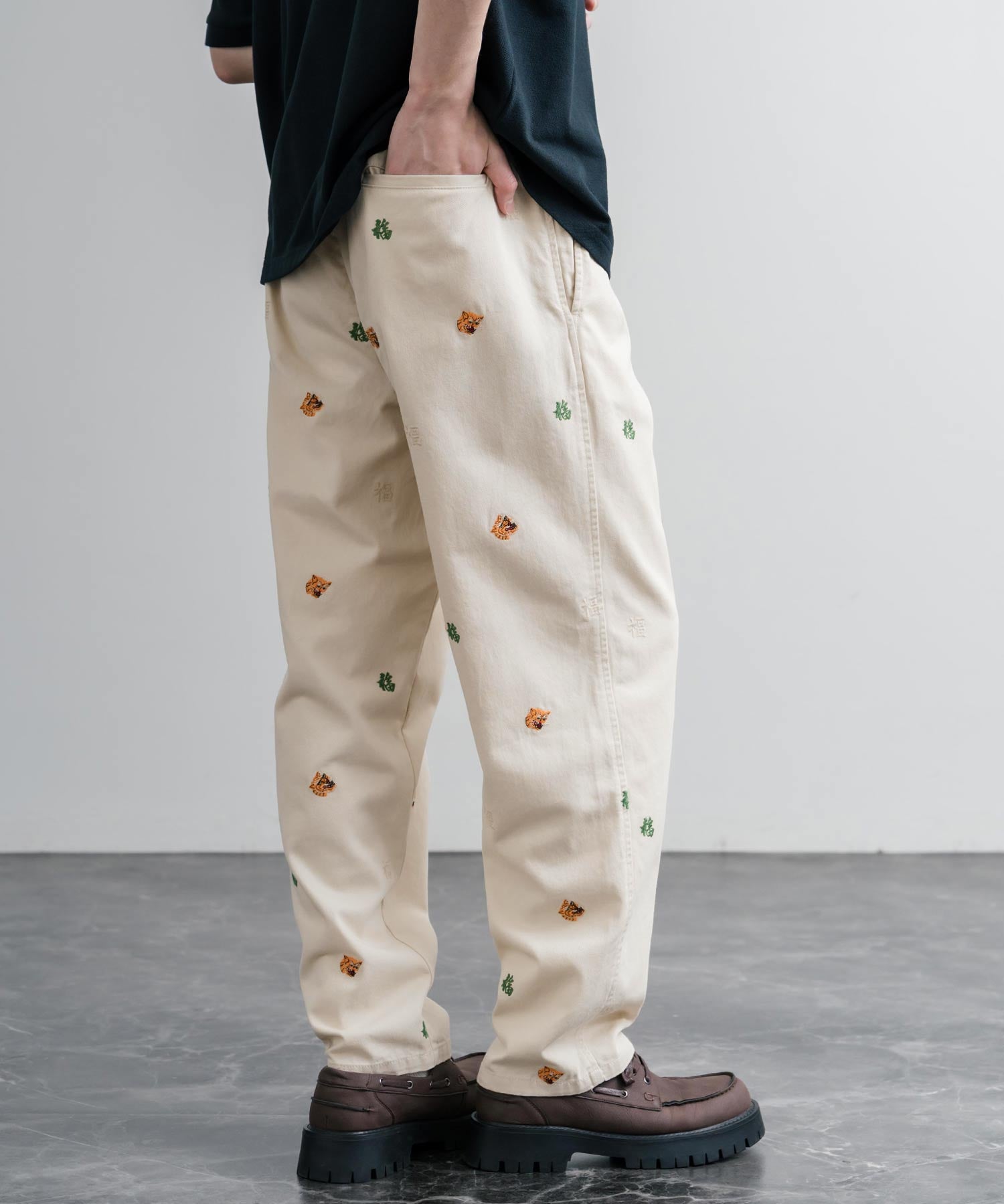HOUSTON TWILL ALLOVER EMB EASY PANTS コットンツイル総柄刺繍イージーテーパードチノパンツ 16178