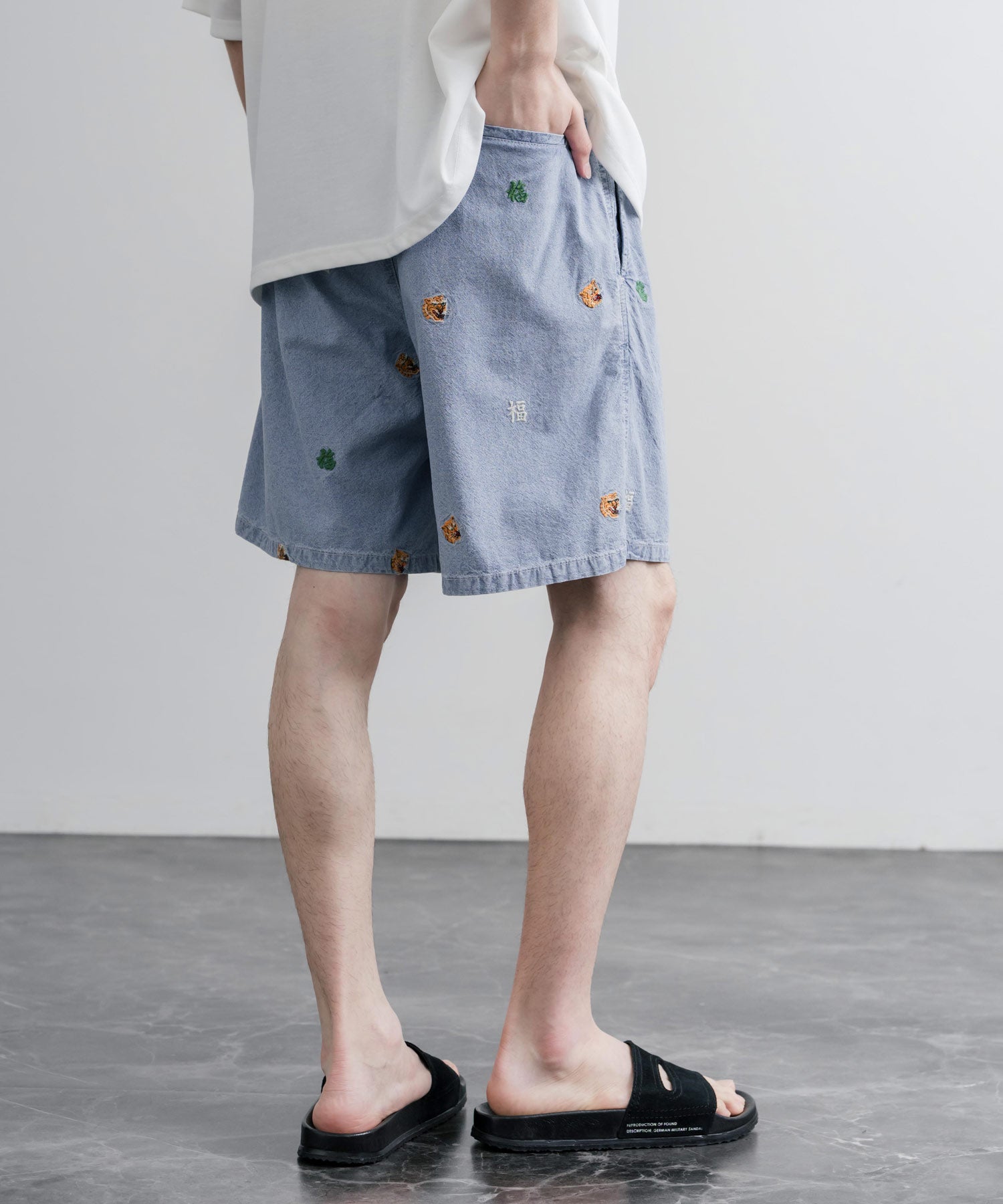 HOUSTON CHAMBRAY ALLOVER EMB EASY SHORTS シャンブレー総柄刺繍