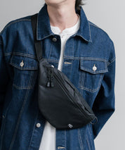 MEI メイ STANDARD MOON SHOULDE ワンポイントロゴ刺繍三日月型ボディバッグ/ウエストポーチ/ショルダーバッグ 16190