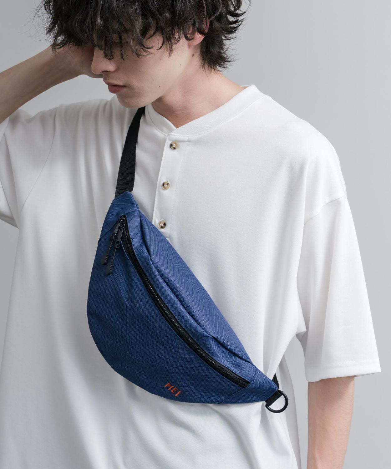 MEI メイ STANDARD MOON SHOULDE ワンポイントロゴ刺繍三日月型ボディバッグ/ウエストポーチ/ショルダーバッグ 16190