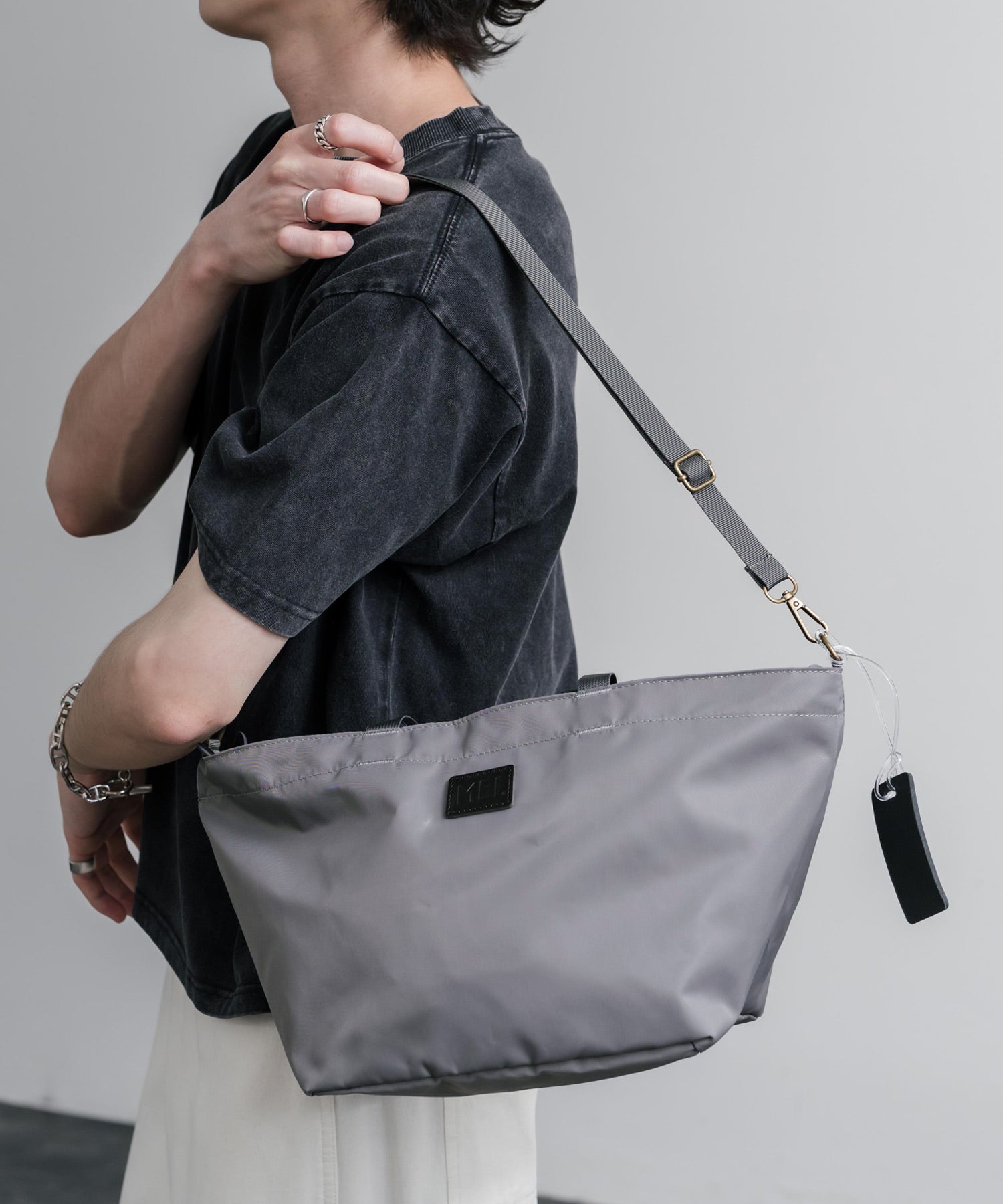 MEI TOTEBAG M ロゴプレート2WAYトートショルダーバッグ 16197
