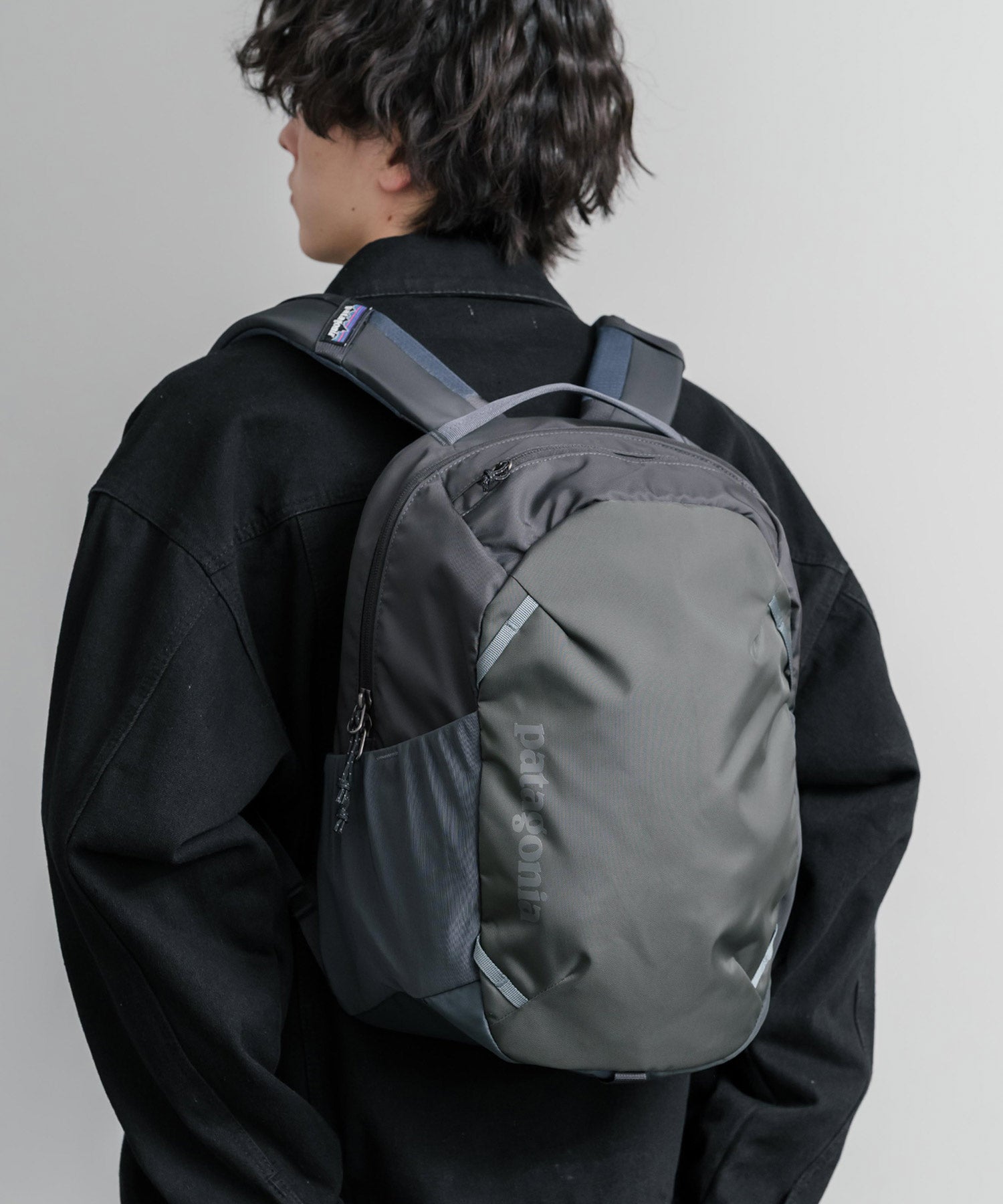 Patagonia ATOM DAY PACK 24L ワンポイントロゴバックパック リュック