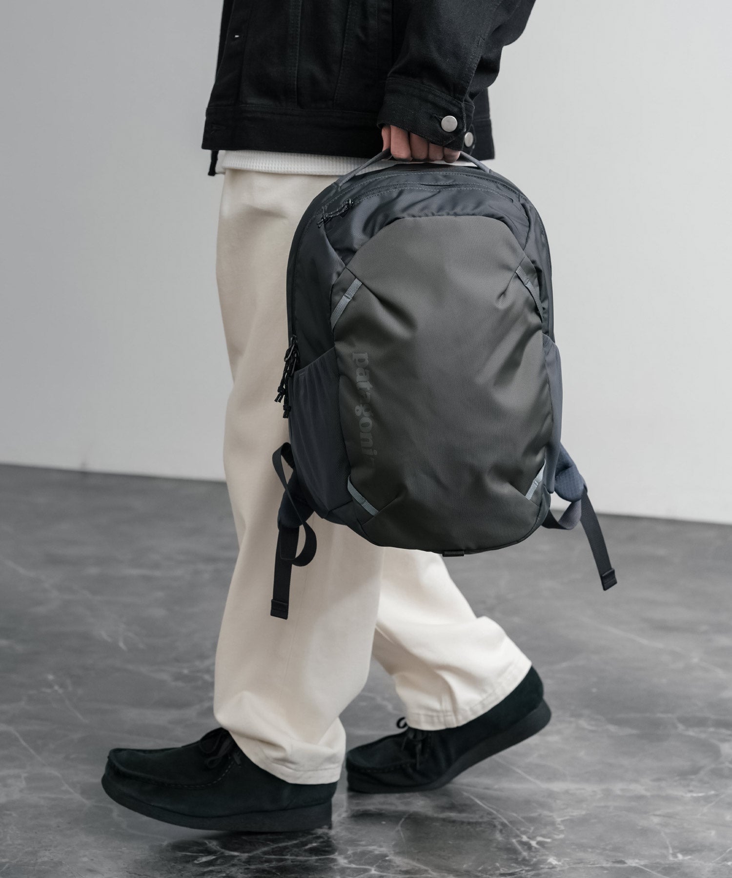 Patagonia ATOM DAY PACK 24L ワンポイントロゴバックパック リュックサック 16216