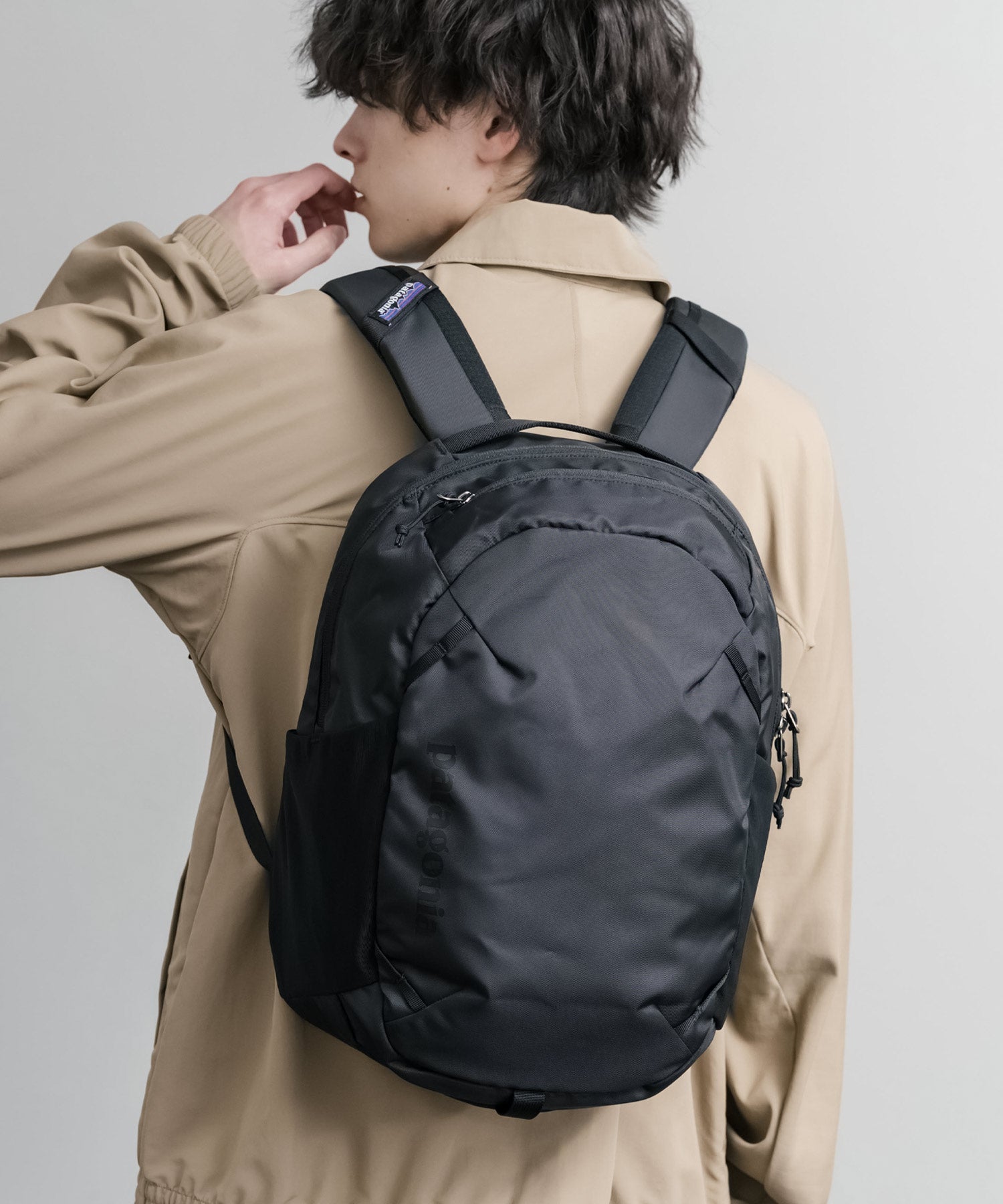 Patagonia ATOM DAY PACK 24L ワンポイントロゴバックパック リュック