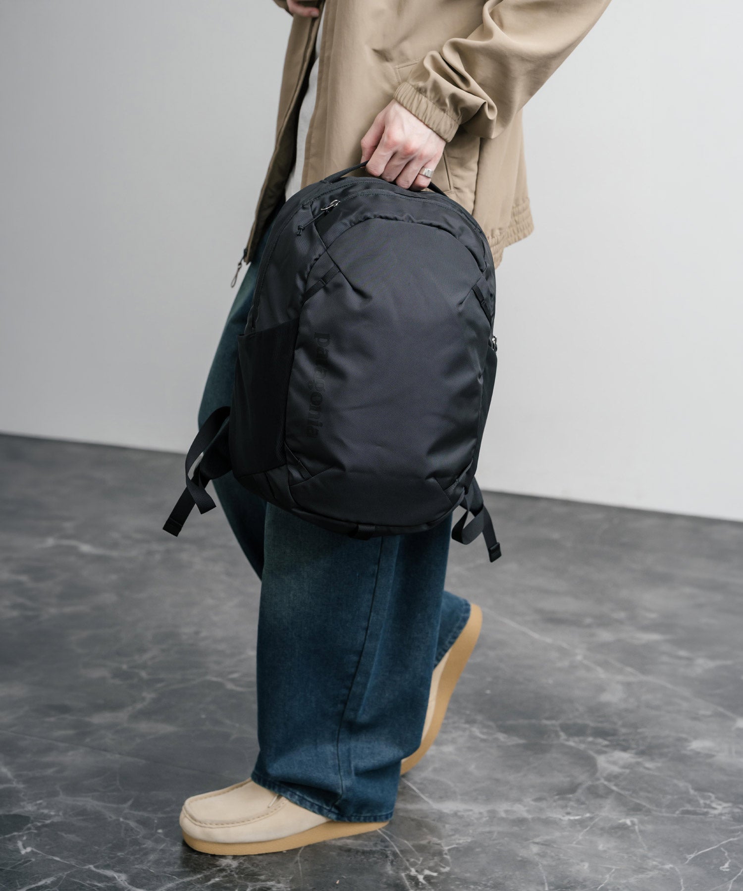 Patagonia ATOM DAY PACK 24L ワンポイントロゴバックパック リュックサック 16216