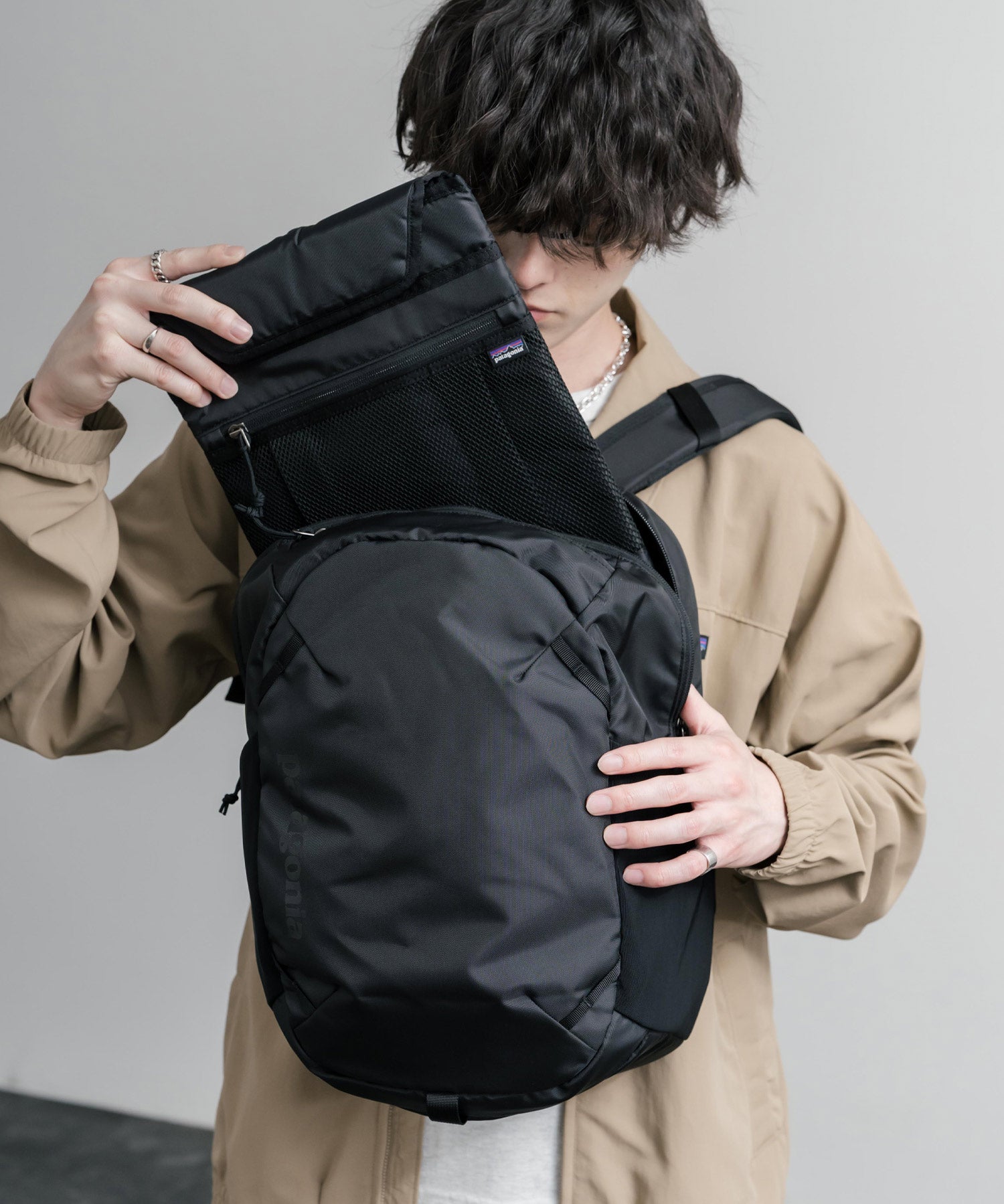 Patagonia ATOM DAY PACK 24L ワンポイントロゴバックパック リュックサック 16216