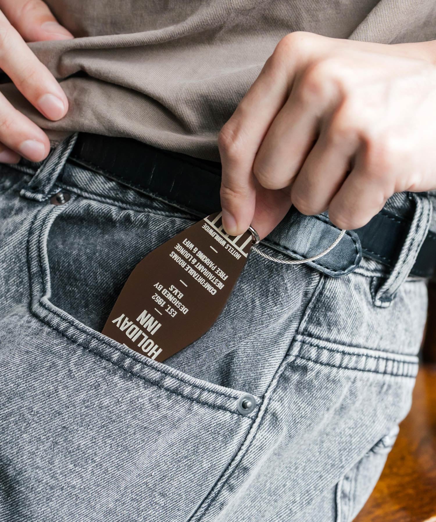 Butler Verner Sails 日本製 CHECK IN KEY TAG ワイヤーリングアクリルキーホルダー JA-3088 16239