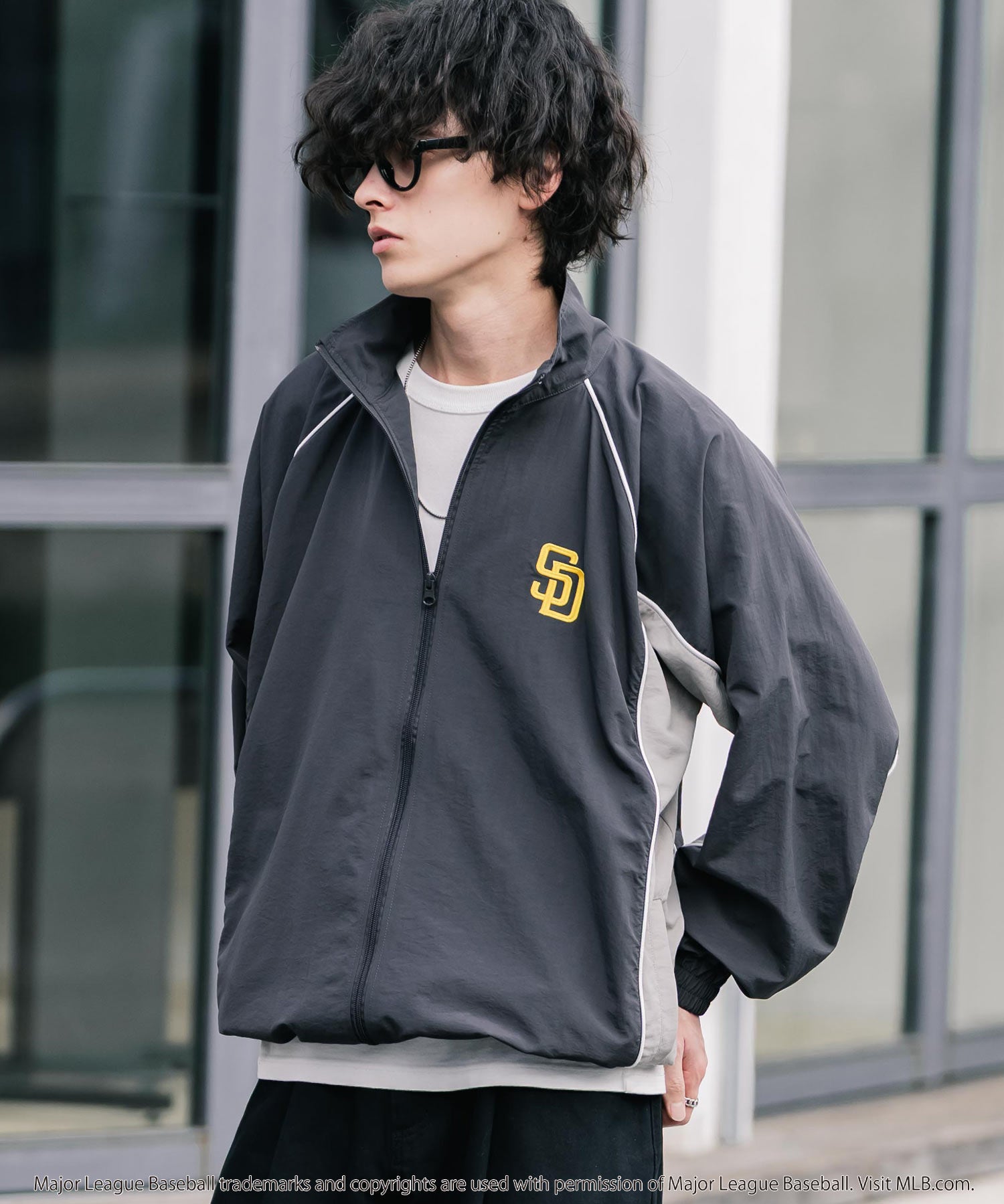 MLB メジャーリーグベースボール NYY LAD SD 別注 オーバーサイズ ナイロントラックジャケット/ワンポイントロゴ刺繍スタンドネックブルゾン 16321