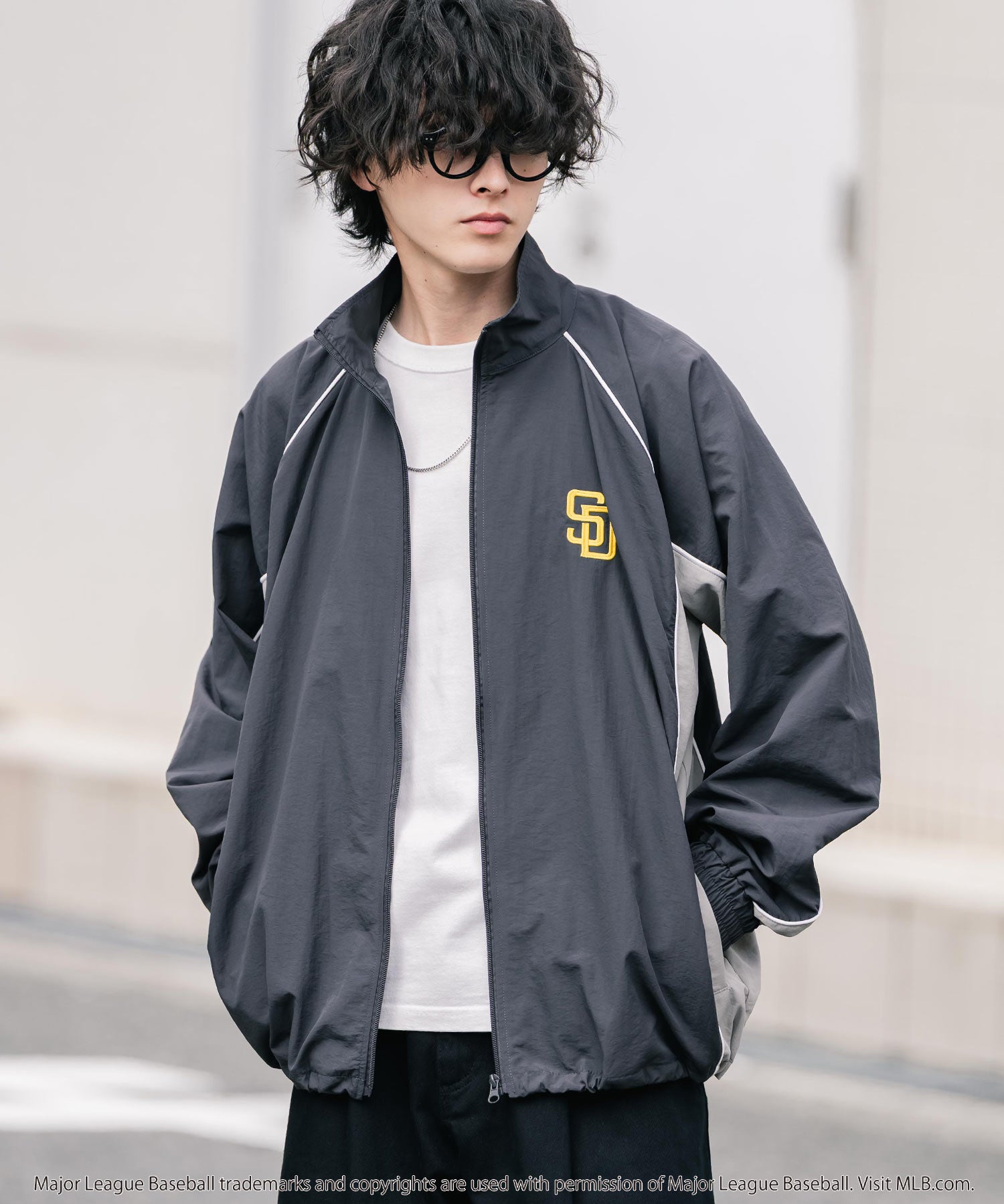 MLB メジャーリーグベースボール NYY LAD SD 別注 オーバーサイズ ナイロントラックジャケット/ワンポイントロゴ刺繍スタンドネックブルゾン 16321
