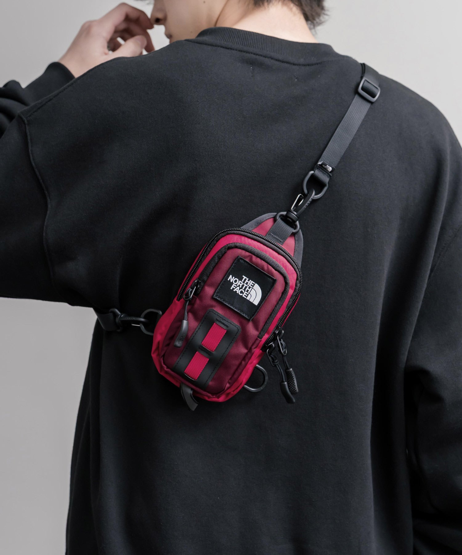 THE NORTH FACE ザ・ノースフェイス HOT SHOT CROSSBODY ホットショットクロスボディバッグ/コンパクトショルダーバッグ 16388