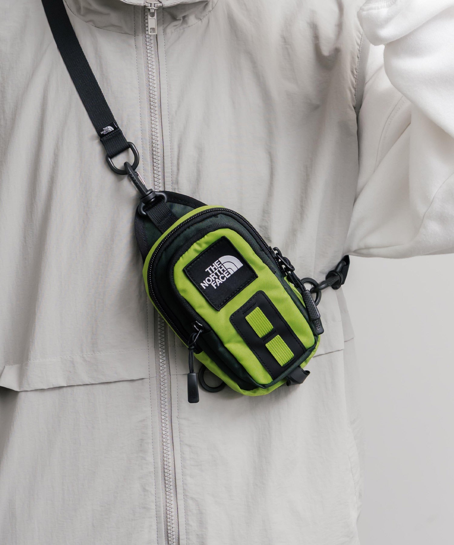 THE NORTH FACE ザ・ノースフェイス HOT SHOT CROSSBODY ホットショットクロスボディバッグ/コンパクトショルダーバッグ 16388