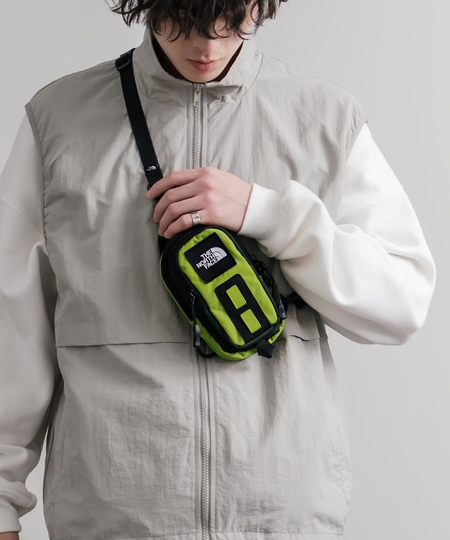 THE NORTH FACE ザ・ノースフェイス HOT SHOT CROSSBODY ホットショットクロスボディバッグ/コンパクトショルダーバッグ 16388