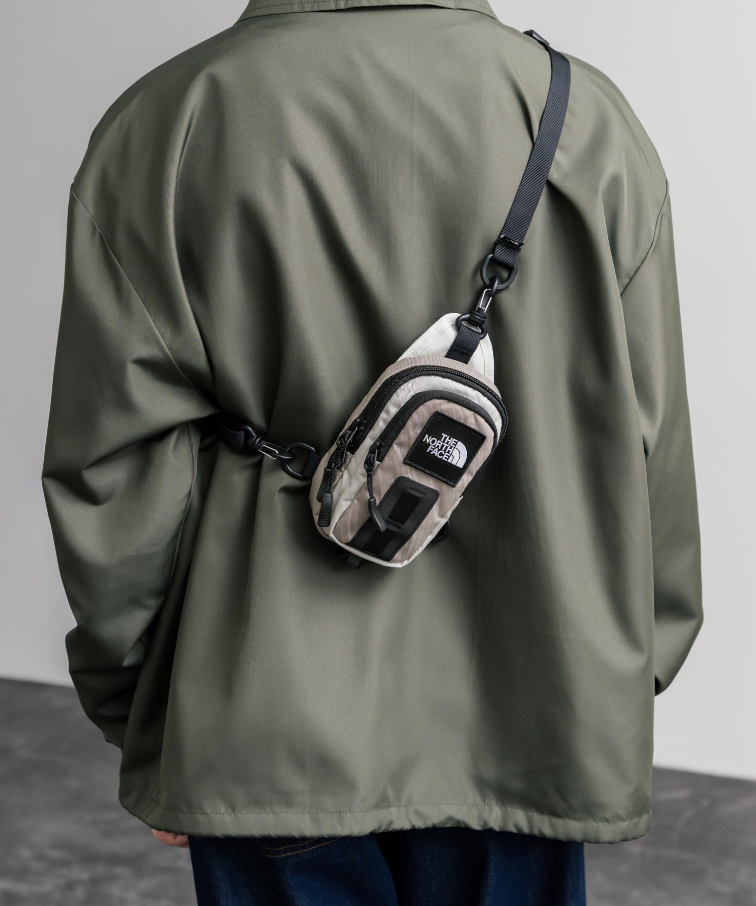 THE NORTH FACE ザ・ノースフェイス HOT SHOT CROSSBODY ホットショットクロスボディバッグ/コンパクトショルダーバッグ 16388