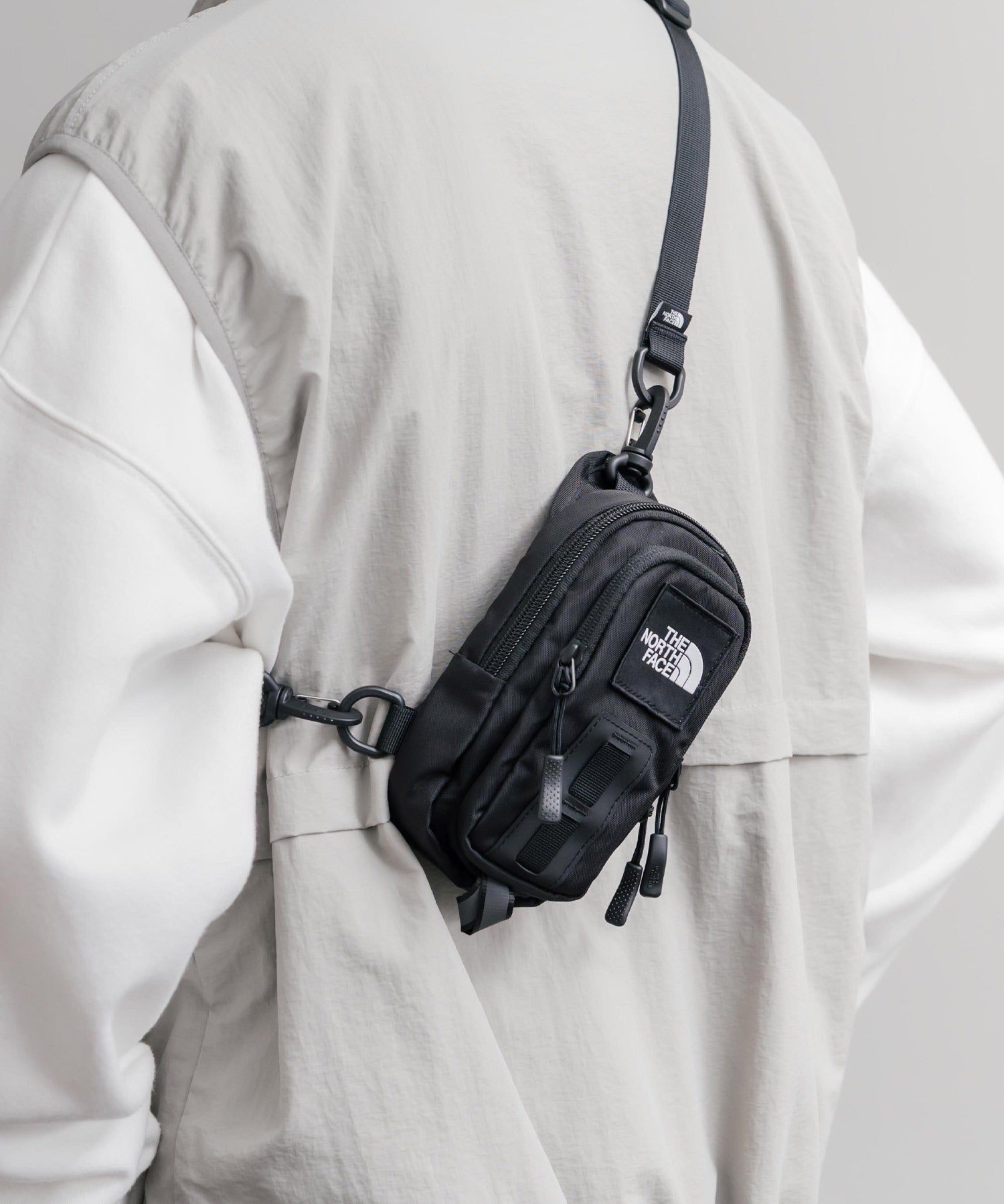 THE NORTH FACE ザ・ノースフェイス HOT SHOT CROSSBODY ホットショットクロスボディバッグ/コンパクトショルダーバッグ 16388