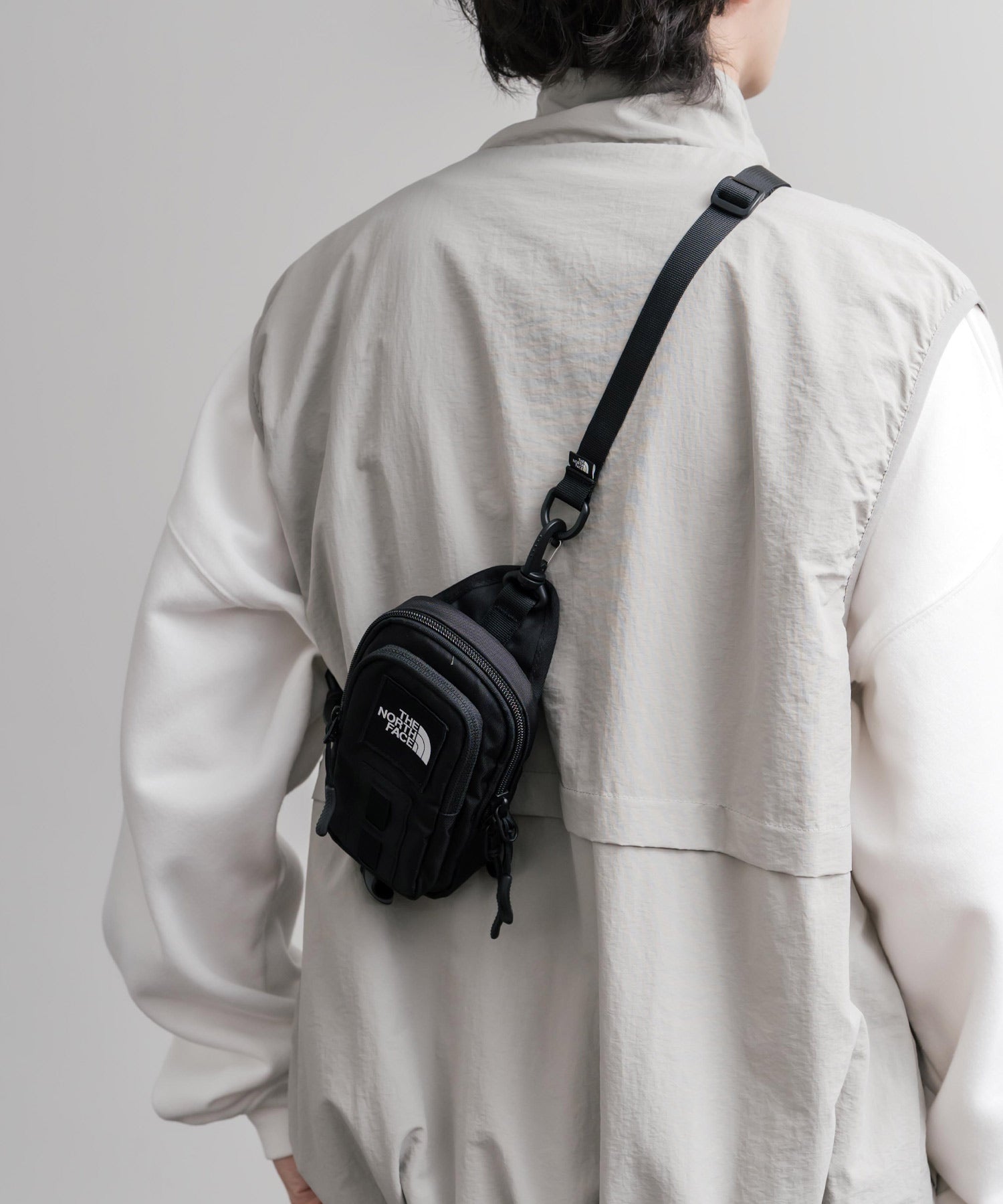 THE NORTH FACE ザ・ノースフェイス HOT SHOT CROSSBODY ホットショットクロスボディバッグ/コンパクトショルダーバッグ 16388