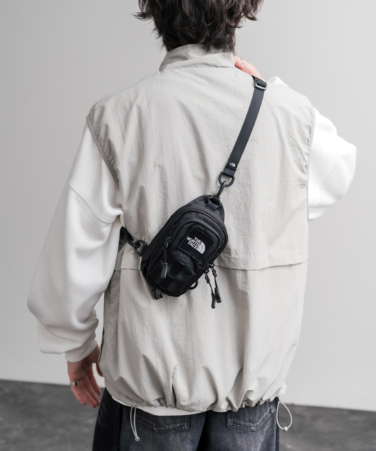 THE NORTH FACE ザ・ノースフェイス HOT SHOT CROSSBODY ホットショットクロスボディバッグ/コンパクトショルダーバッグ 16388