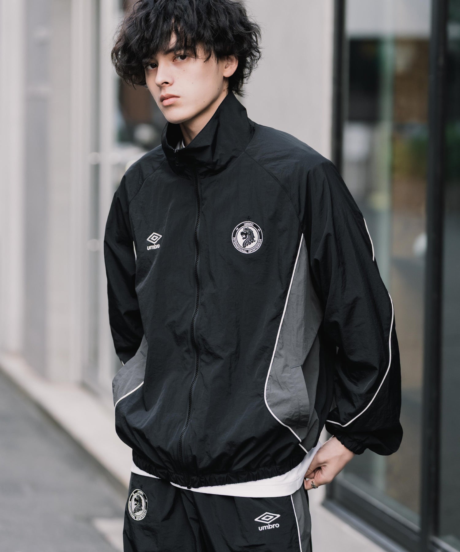 UMBRO アンブロ オーバーサイズパイピングナイロンジャケット/バックプリントトラックジャケット 16393【セットアップ可能】
