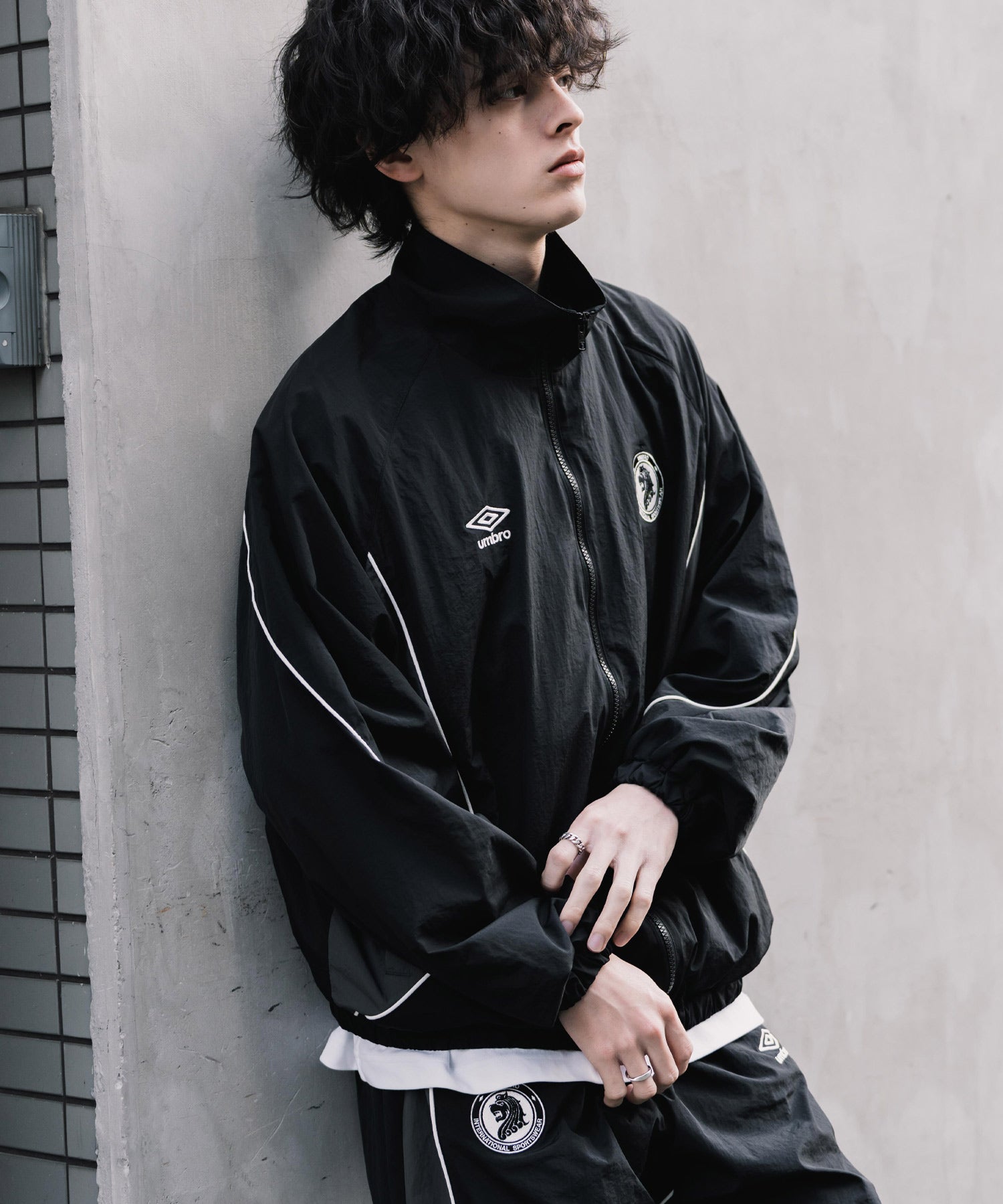 UMBRO アンブロ オーバーサイズパイピングナイロンジャケット/バックプリントトラックジャケット 16393【セットアップ可能】