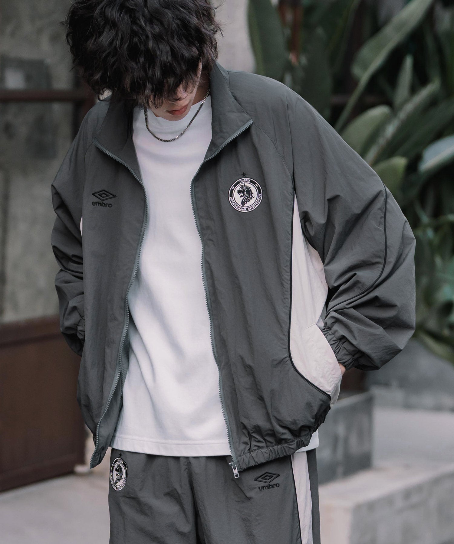 UMBRO アンブロ オーバーサイズパイピングナイロンジャケット/バックプリントトラックジャケット 16393【セットアップ可能】