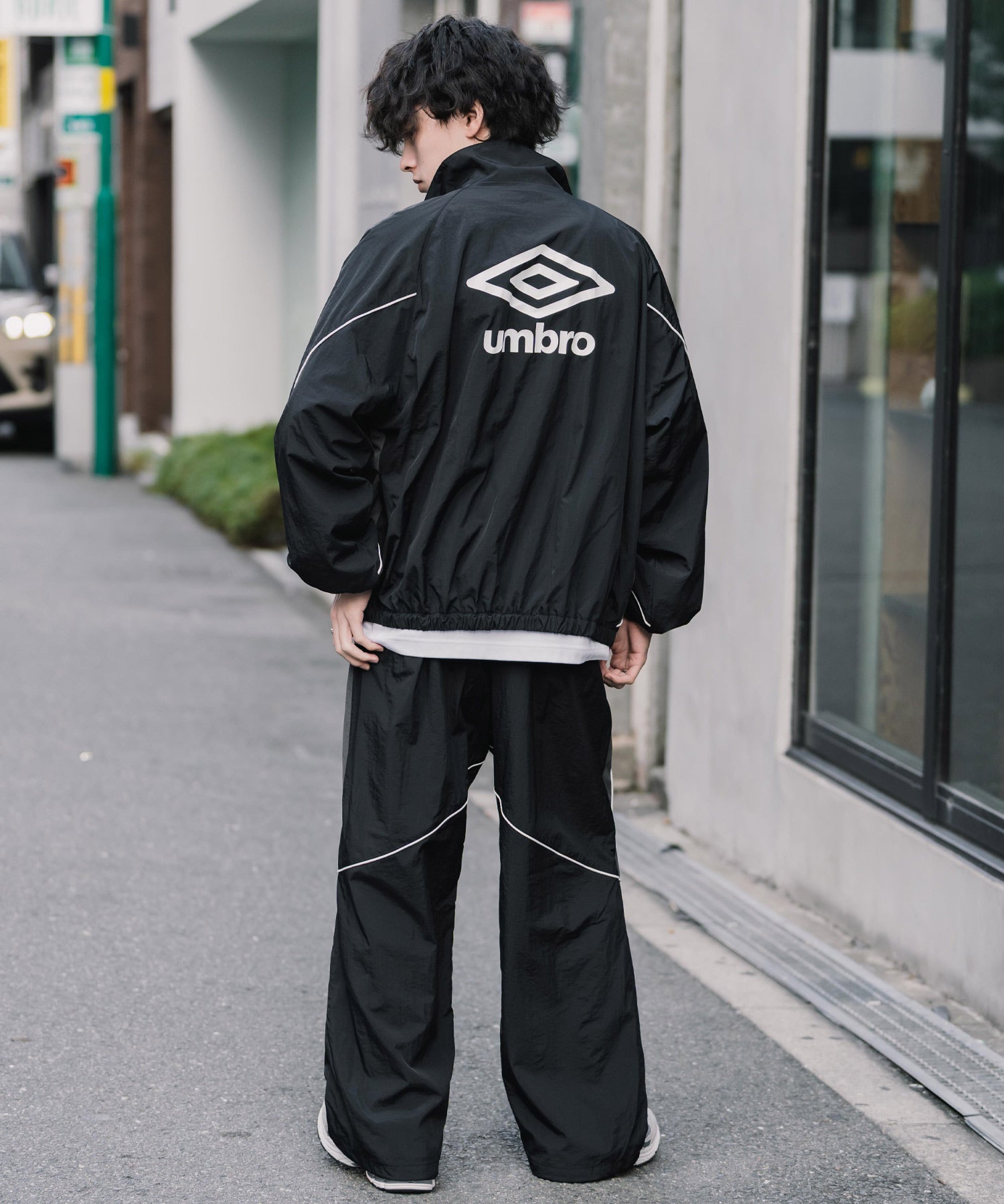 UMBRO アンブロ 裾スピンドルパイピングナイロンイージーパンツ/ワイドトラックパンツ 16394【セットアップ可能】