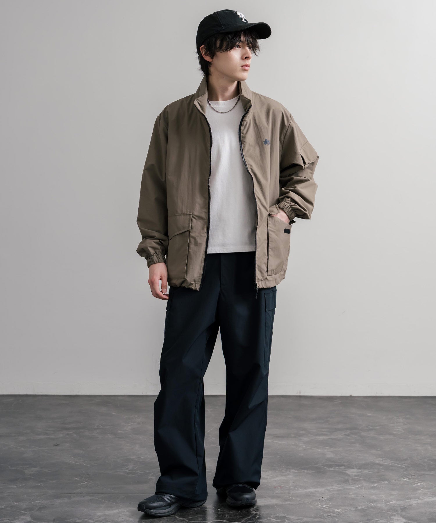 LOGOS ロゴス オーバーサイズ撥水裏タフタワンポイントロゴスタンドネックナイロンブルゾン 16451