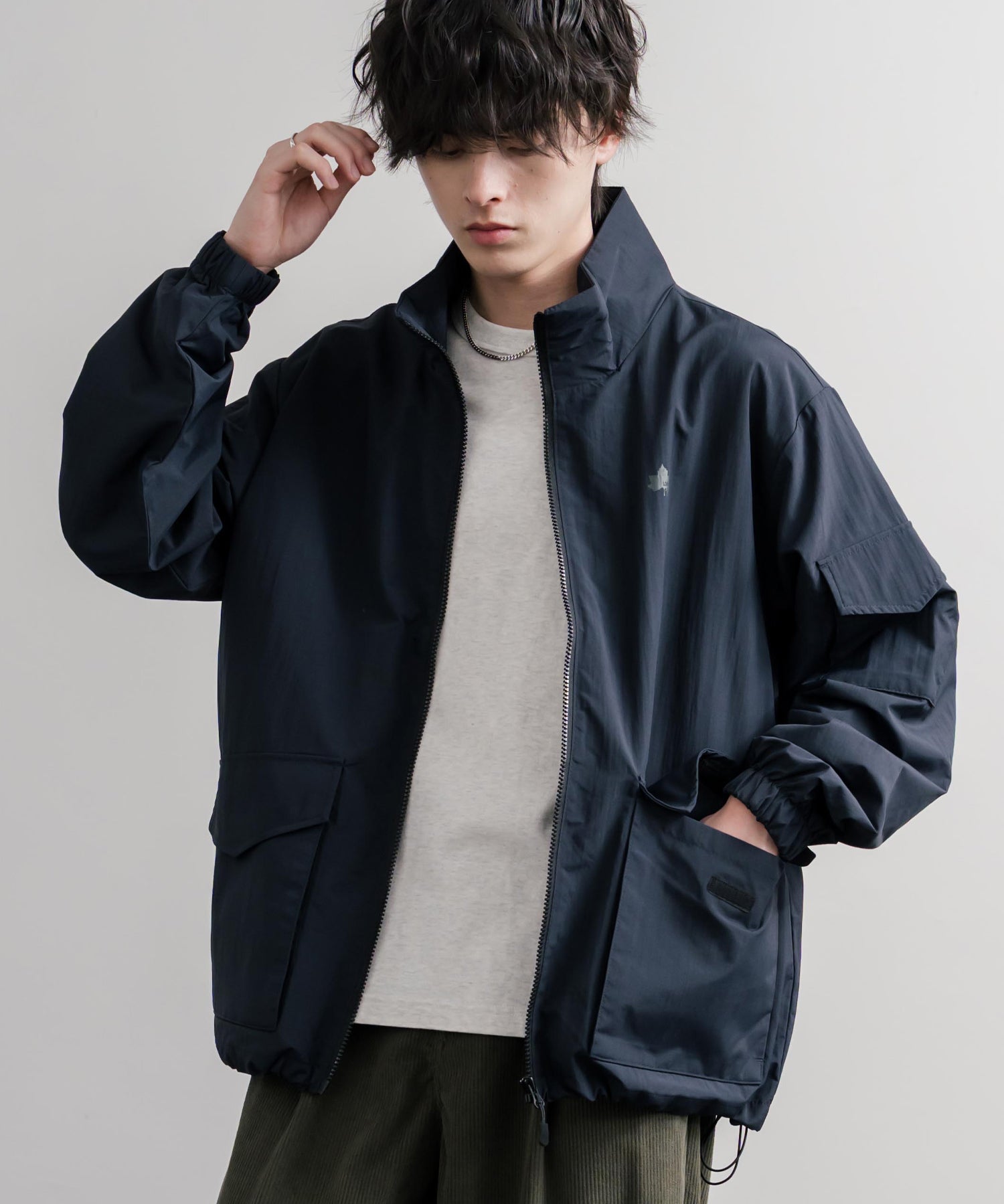 LOGOS ロゴス オーバーサイズ撥水裏タフタワンポイントロゴスタンドネックナイロンブルゾン 16451