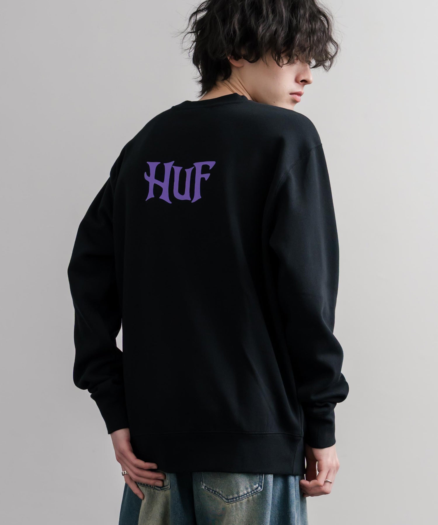 HUF ハフ オーバーサイズ裏起毛アソートプリント刺繍クルーネック長袖トレーナー 16462