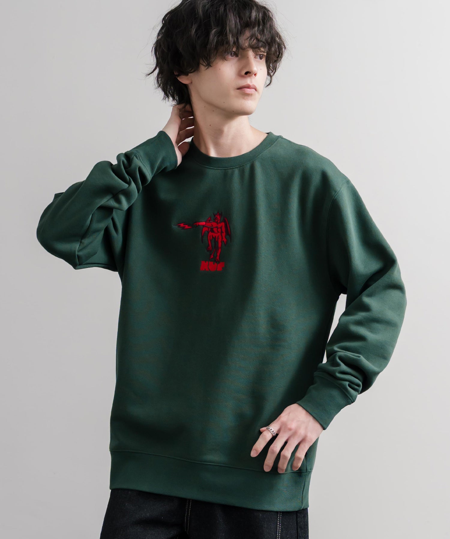 HUF ハフ オーバーサイズ裏起毛アソートプリント刺繍クルーネック長袖トレーナー 16462