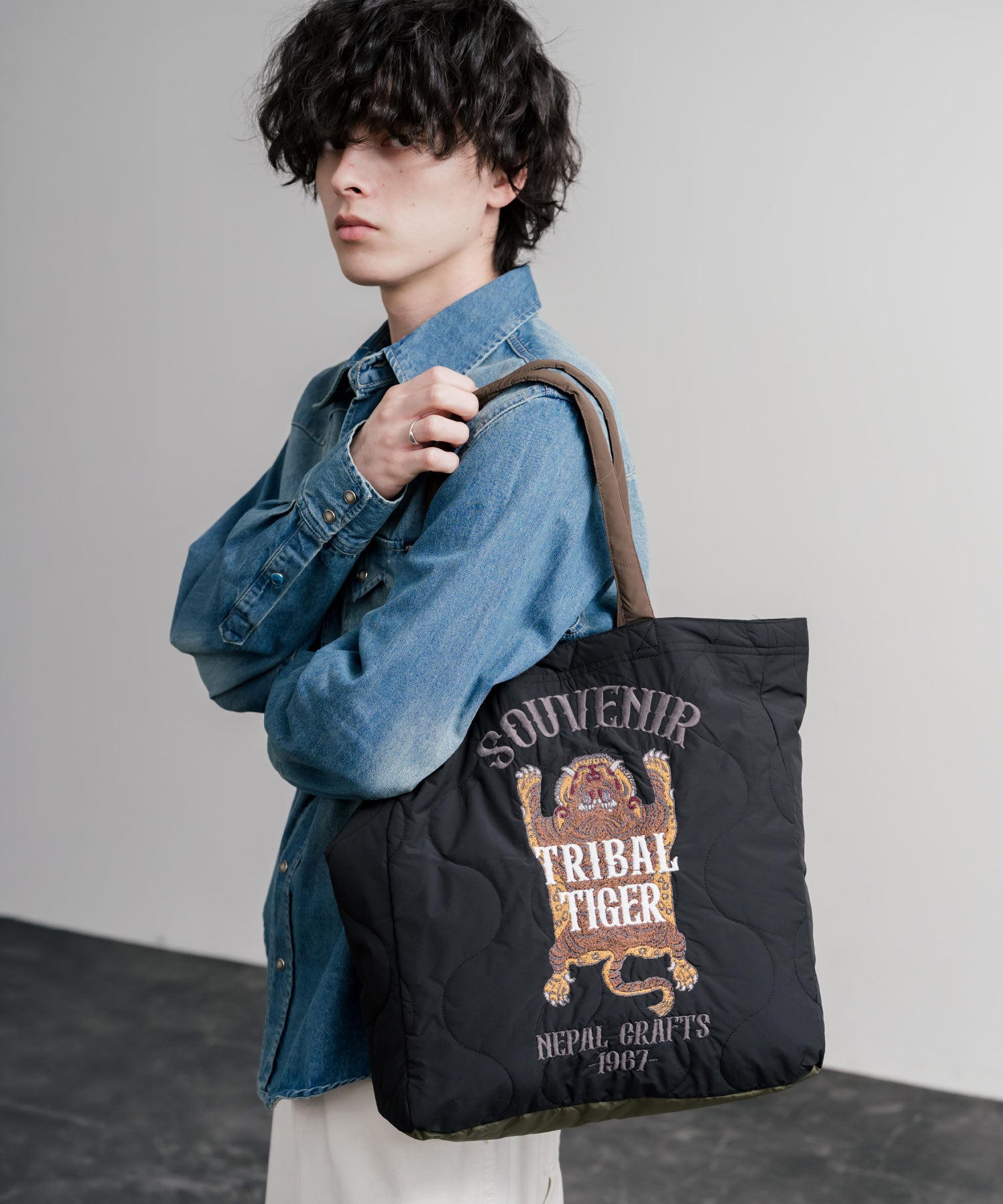 KRIFF MAYER クリフメイヤー スーベニア刺繍TOTE BAG/ひょうたん型キルティングナイロントートバッグ Z2615128 16466