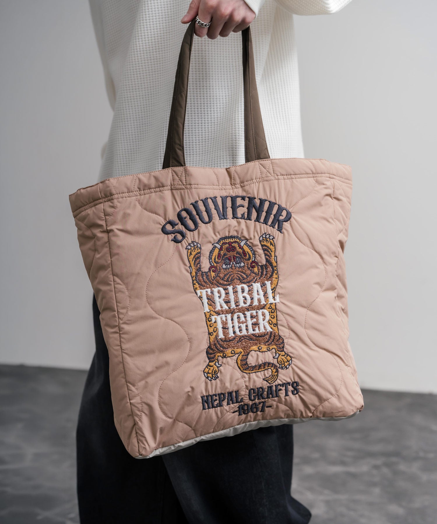 KRIFF MAYER クリフメイヤー スーベニア刺繍TOTE BAG/ひょうたん型キルティングナイロントートバッグ Z2615128 16466