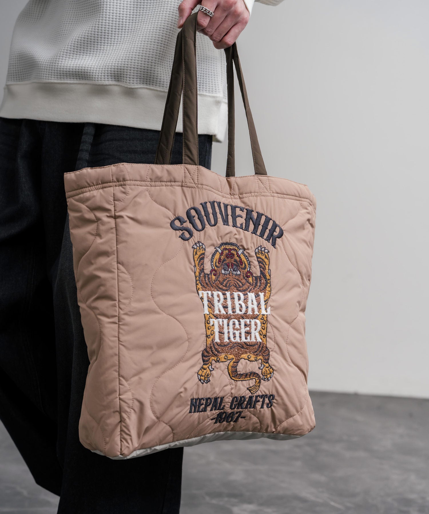 KRIFF MAYER クリフメイヤー スーベニア刺繍TOTE BAG/ひょうたん型キルティングナイロントートバッグ Z2615128 16466